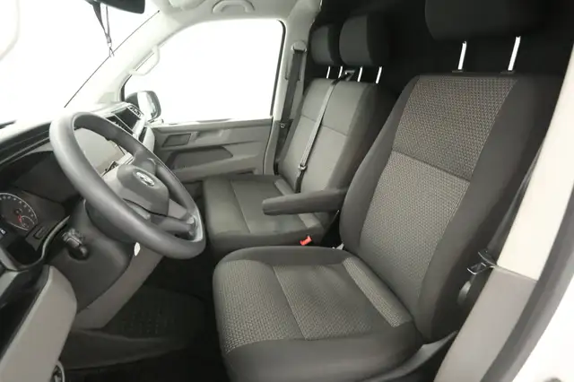 Volkswagen Transporter view 9
