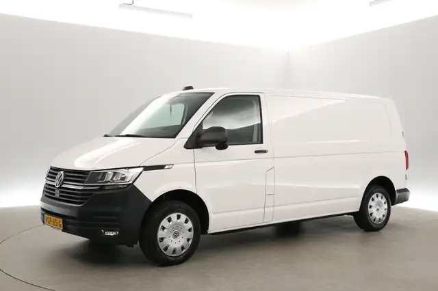 Volkswagen Transporter view 8