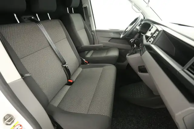 Volkswagen Transporter view 10