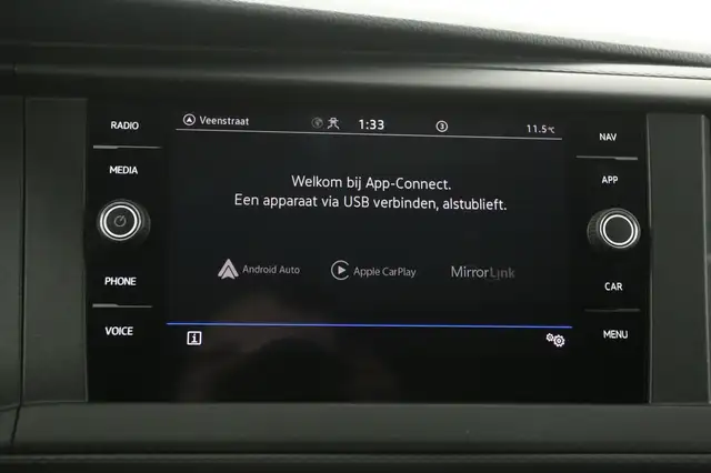 Volkswagen Transporter view 15