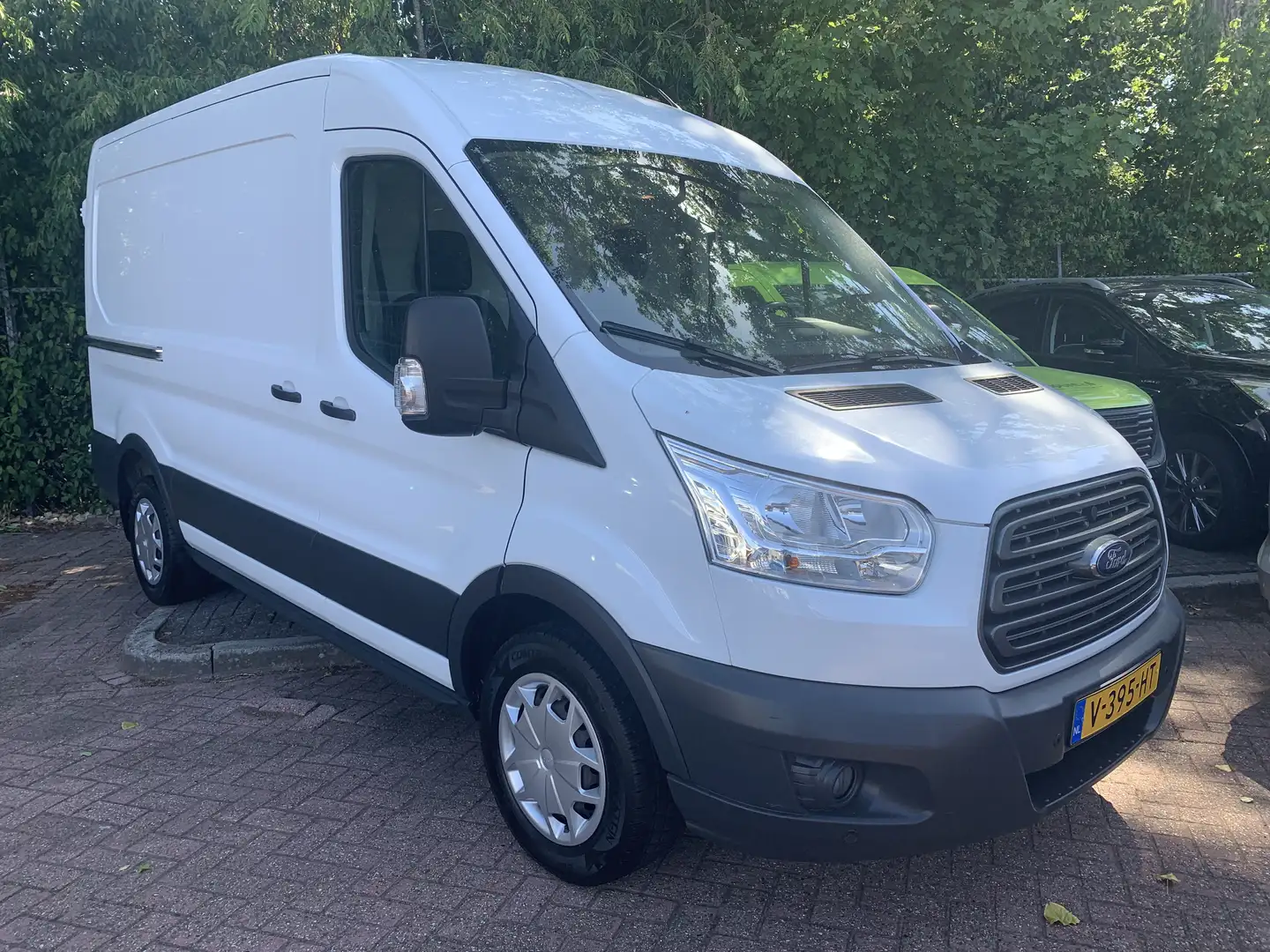 Ford Transit 310 2.0 TDCI L2H2 Trend 130pk Automaat  | Camera | Wit - 2