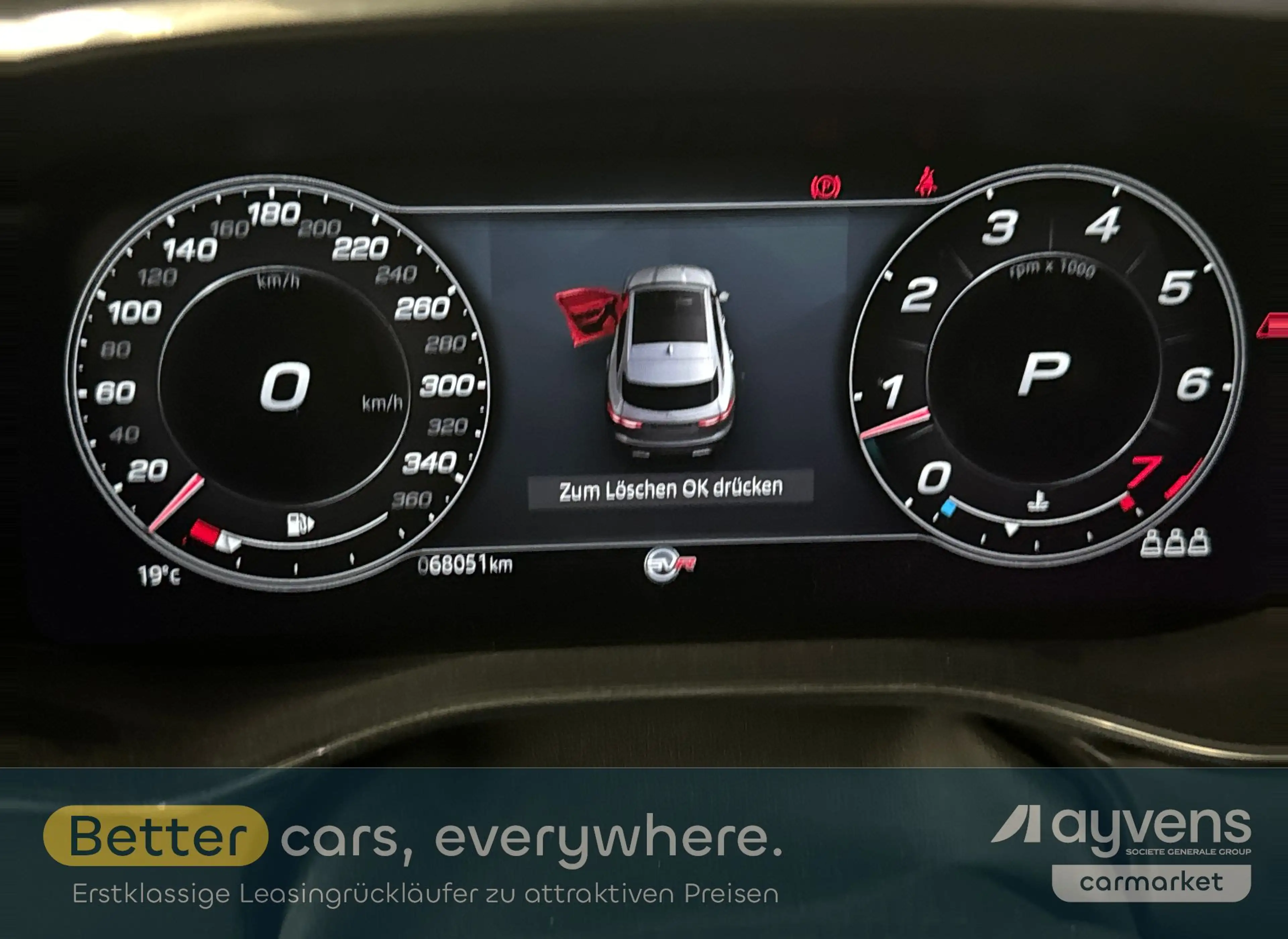 Jaguar F-Pace P550 AWD — photo 12