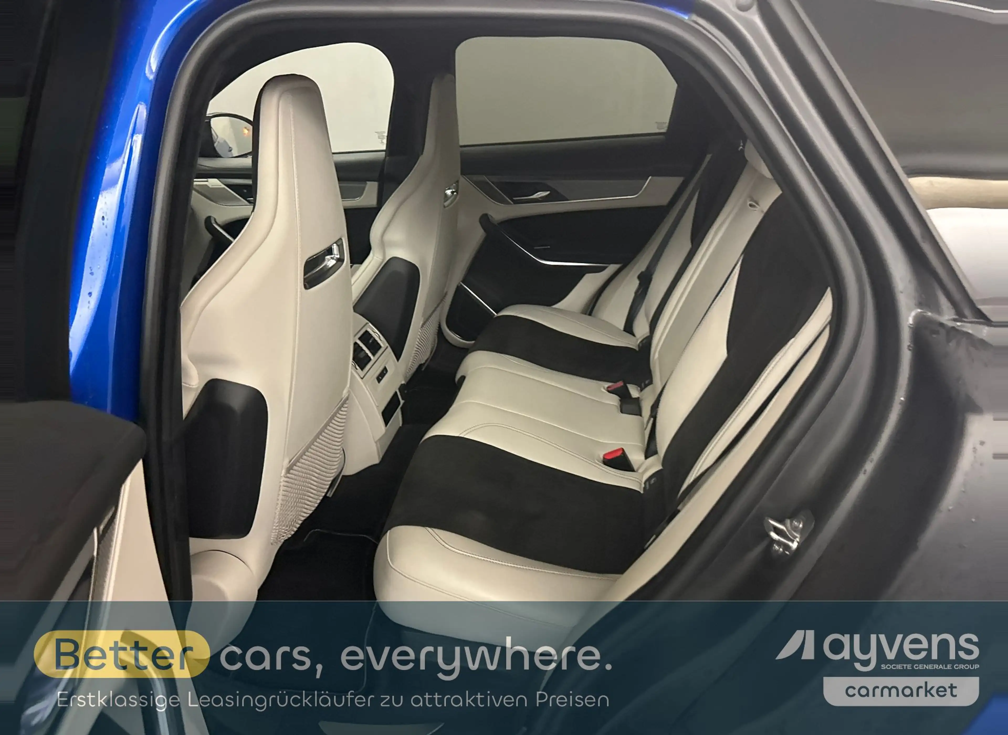 Jaguar F-Pace P550 AWD — photo 10