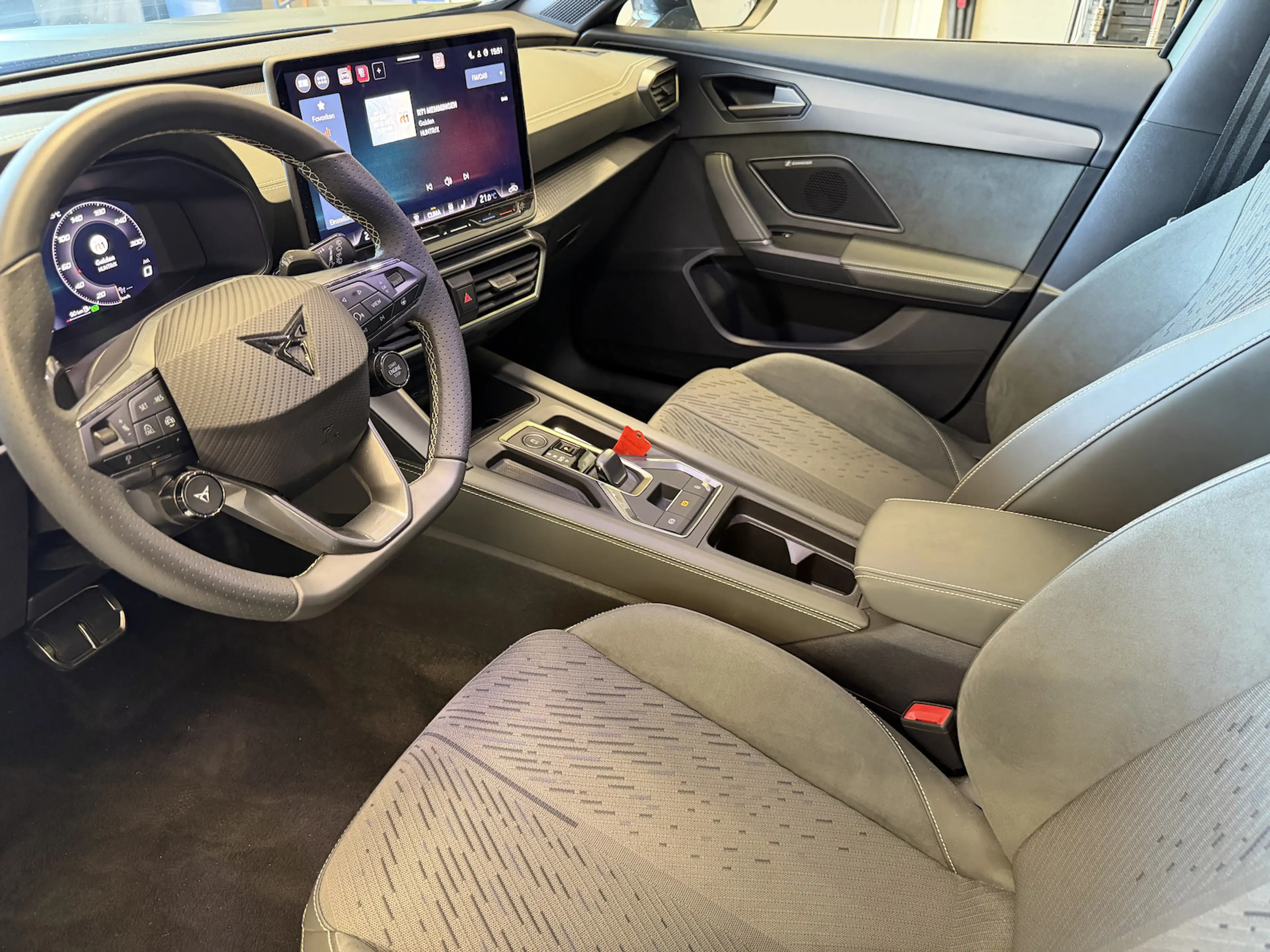 CUPRA Formentor 1.5eTSI DSG Tribe Edition Sennheiser Pano AHK — photo 6