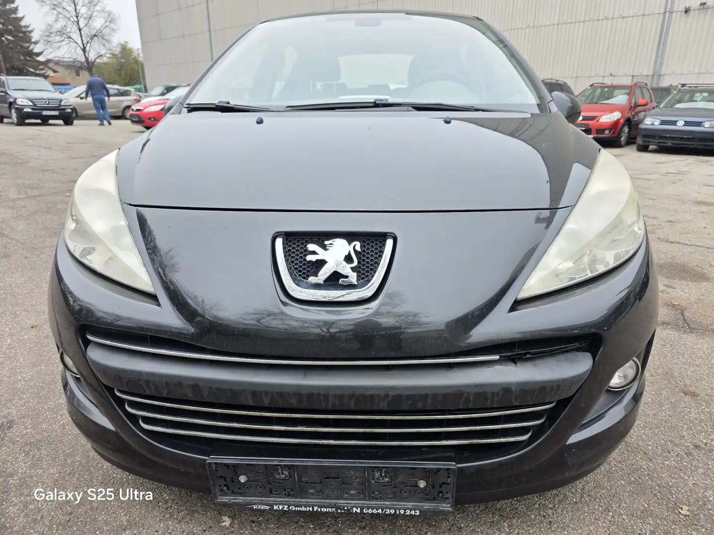 Peugeot 207 95 VTi Premium Schwarz - 1