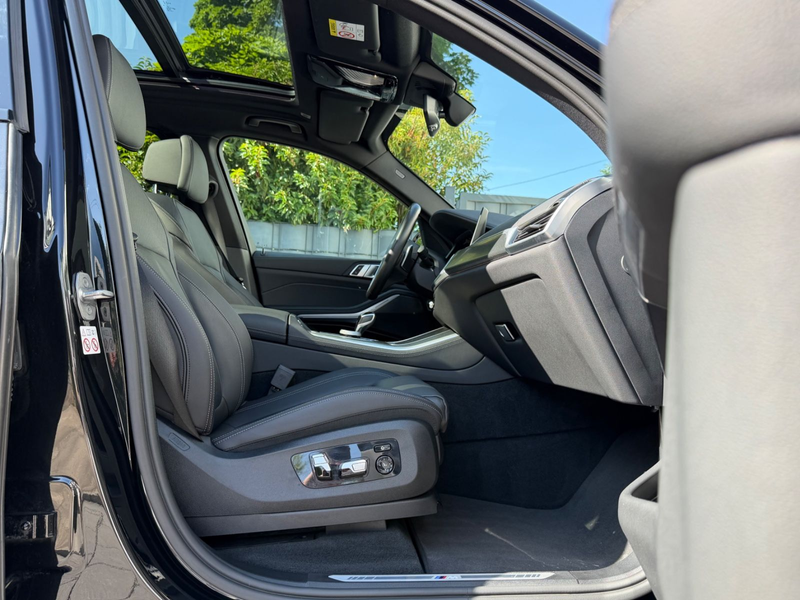 BMW X5 xDrive 30 d M Sport ALL-BLACK+22"+LASER+PANO — photo 28