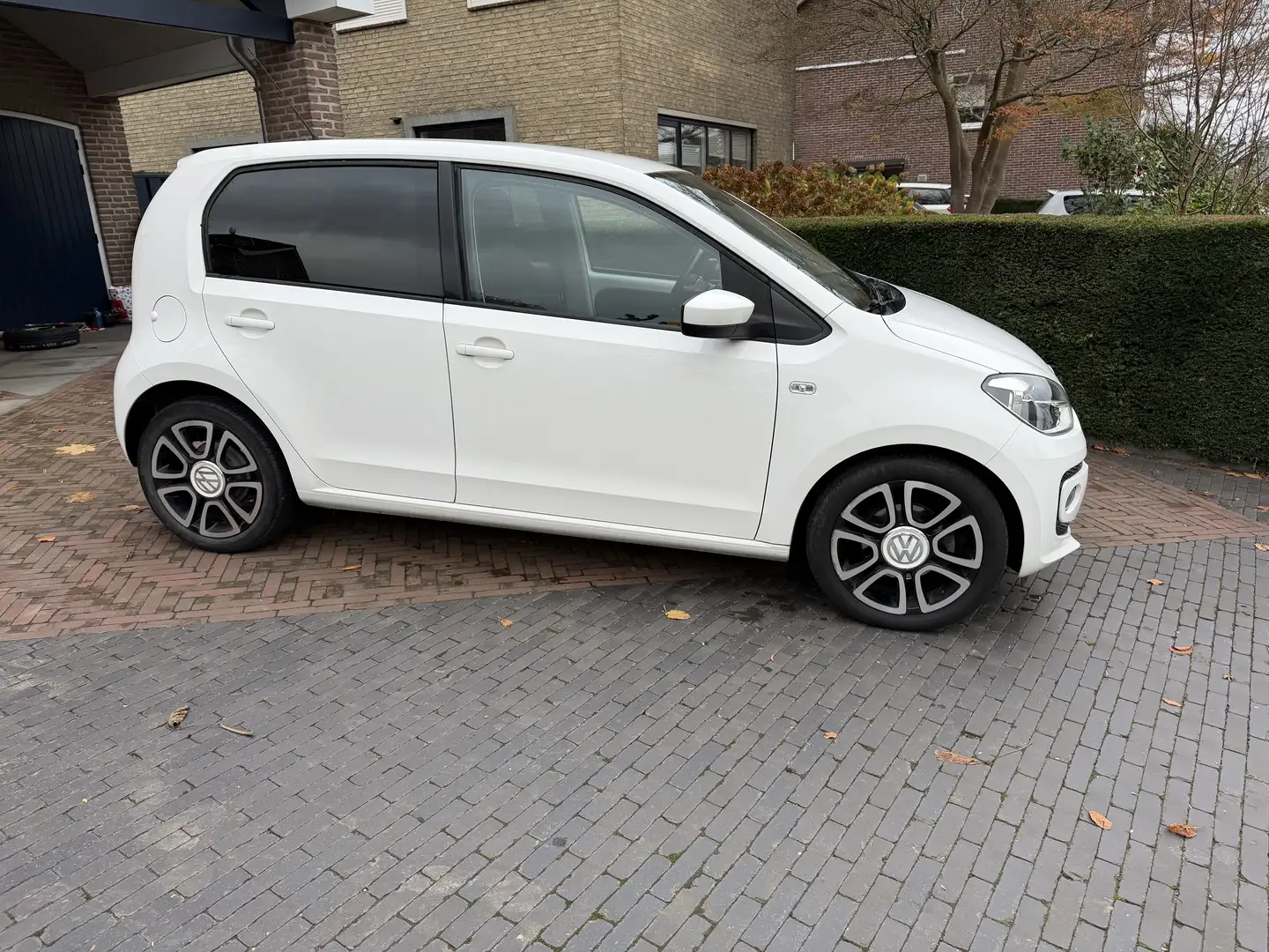 Volkswagen up! eerste eigenaar, onderhoud erkend partner - 2