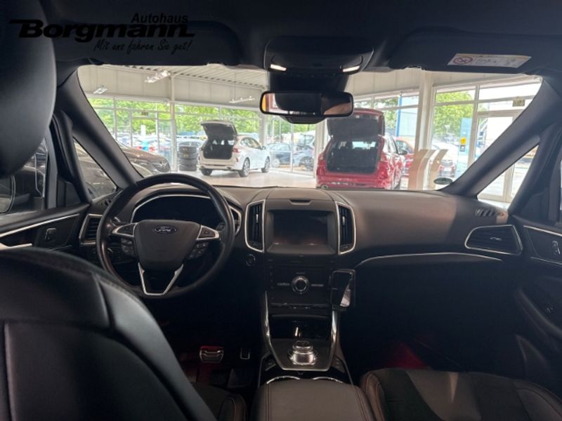 Ford S-Max ST-Line — photo 11