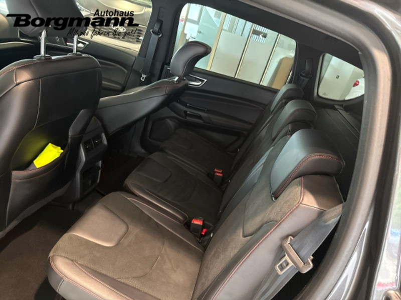 Ford S-Max ST-Line — photo 9