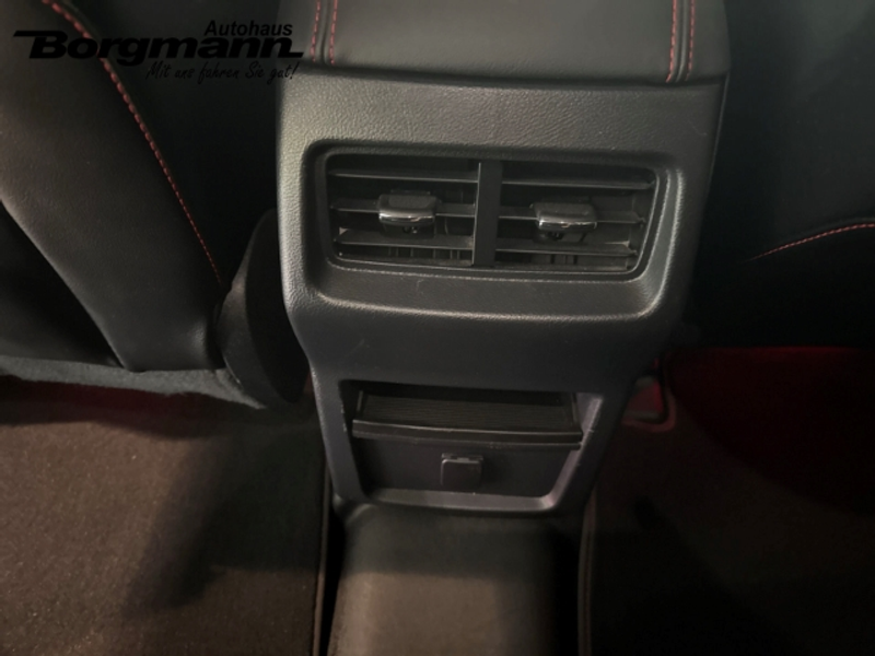 Ford S-Max ST-Line — photo 10