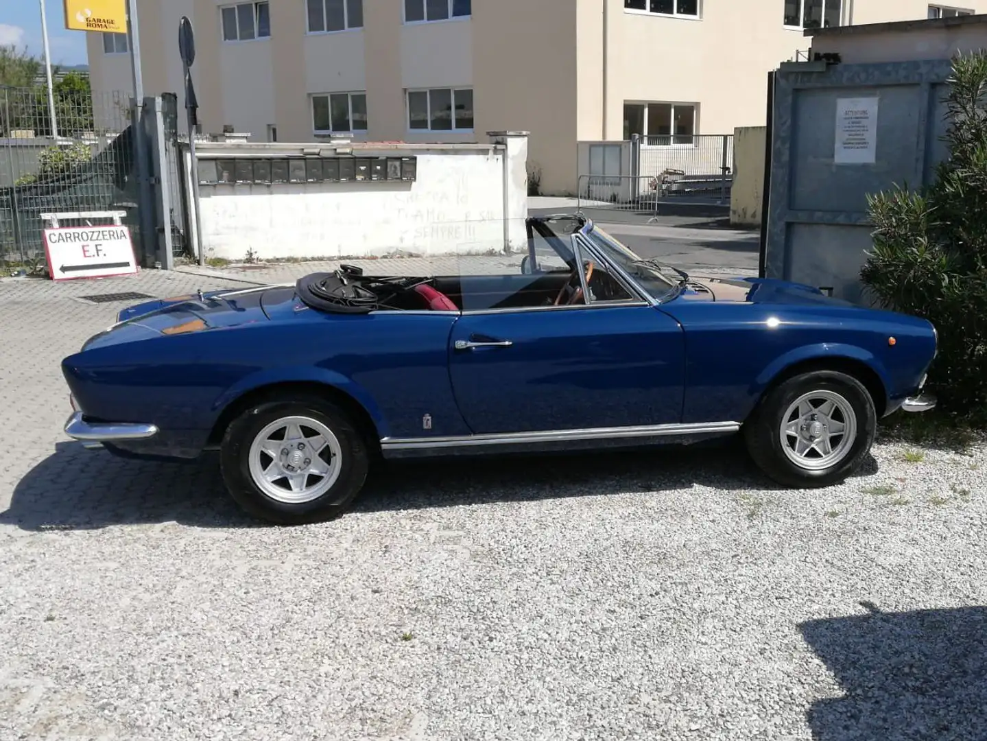 Fiat 124 Spider 1400 Синій - 2