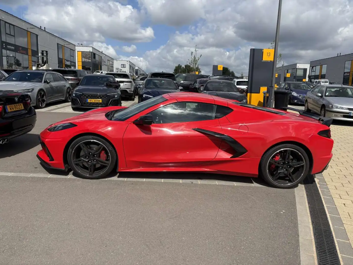 Corvette C8 6.2 V8 STINGRAY COUPE/ PACK 2LT/ LIFT/ 1 HAND Rouge - 2