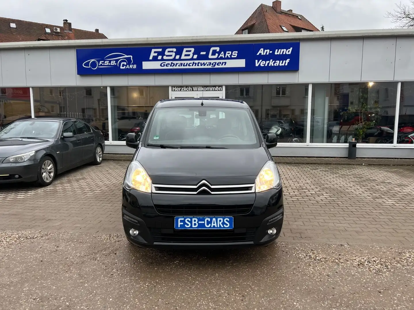 Citroen Berlingo Kombi Selection Schwarz - 2