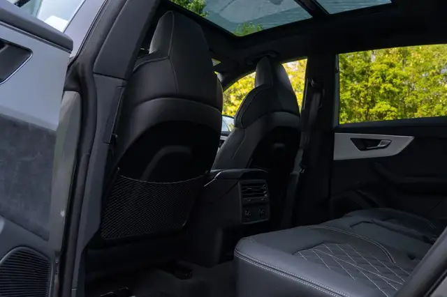 Audi Q8 view 15