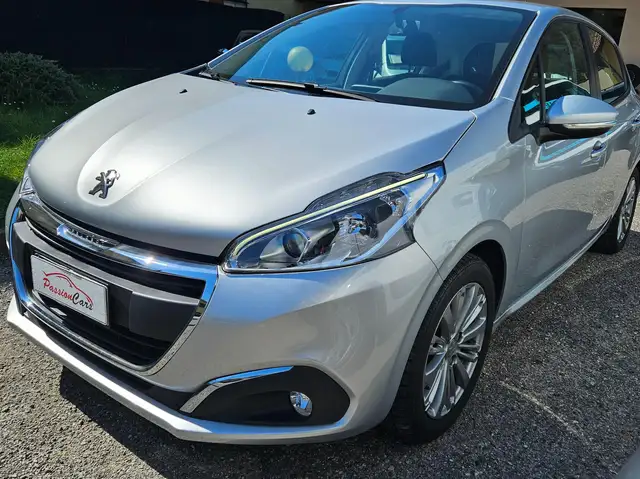 Peugeot 208 1.2 Allure PROMO "ORA O MAI PIU'" Solo 36.990 km !