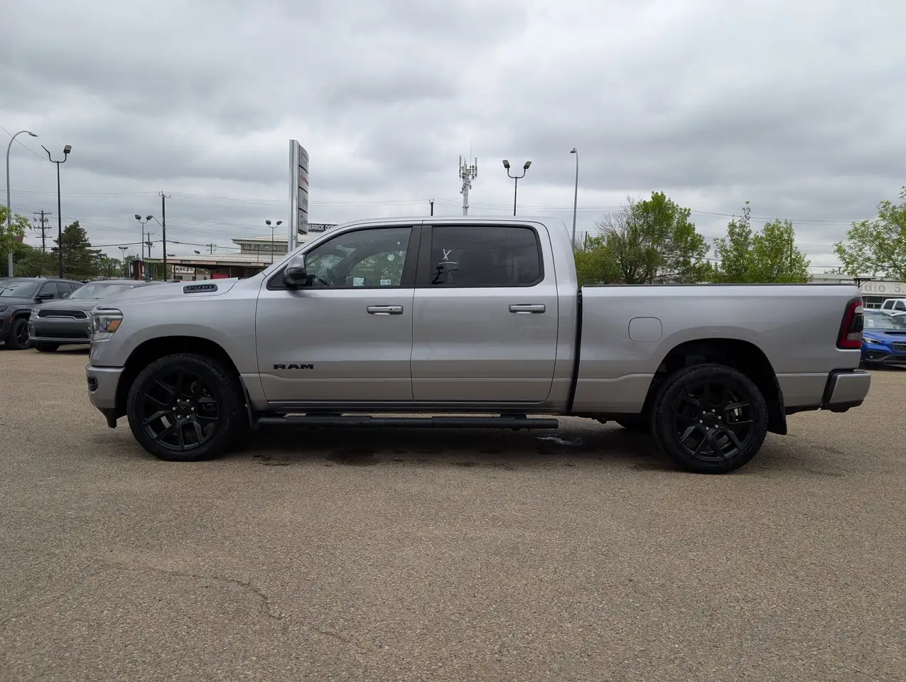 RAM 1500 снимка RAM 1500