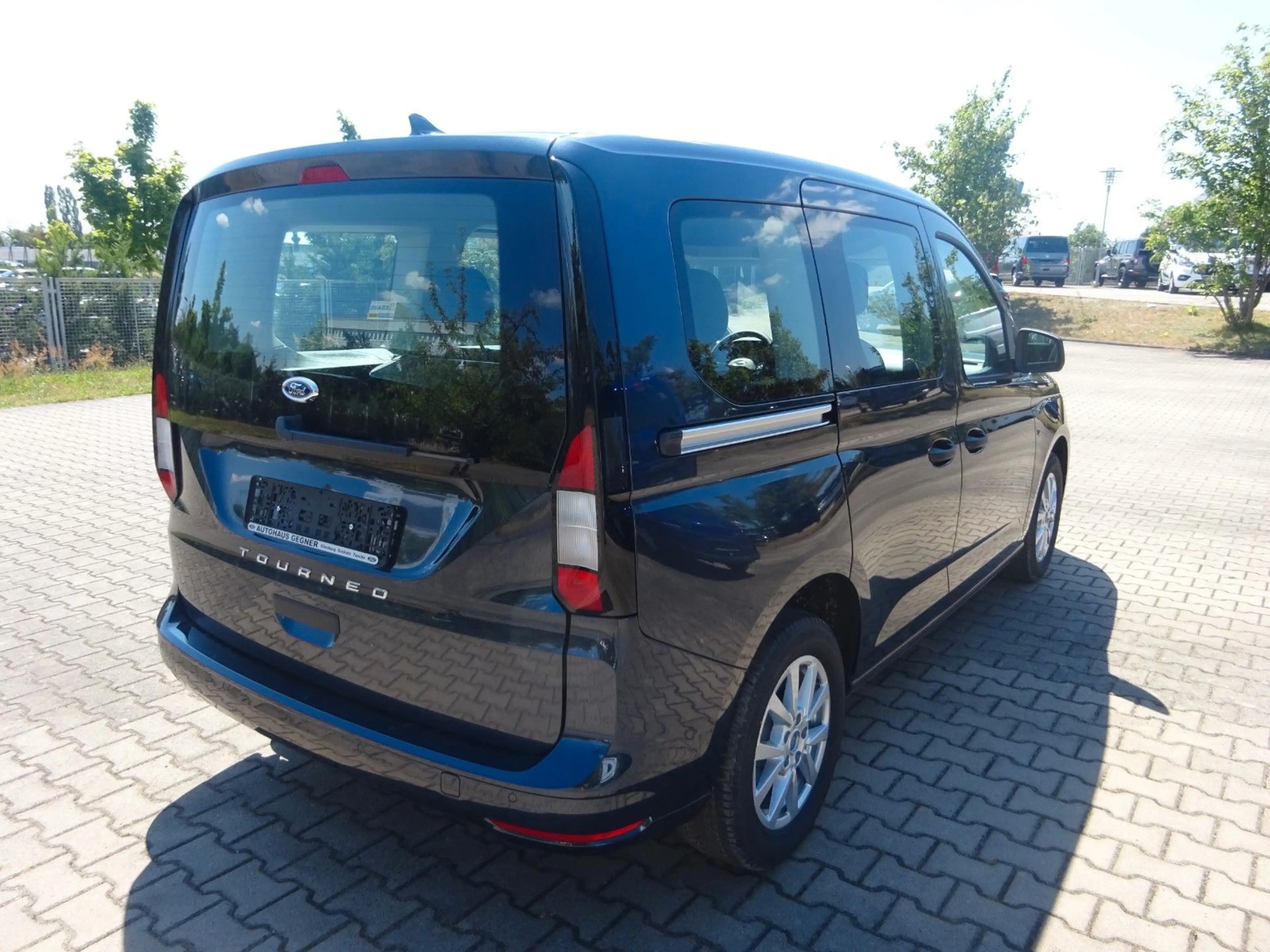 Ford Tourneo Connect Trend AHK Kamera Klima Navi — photo 7