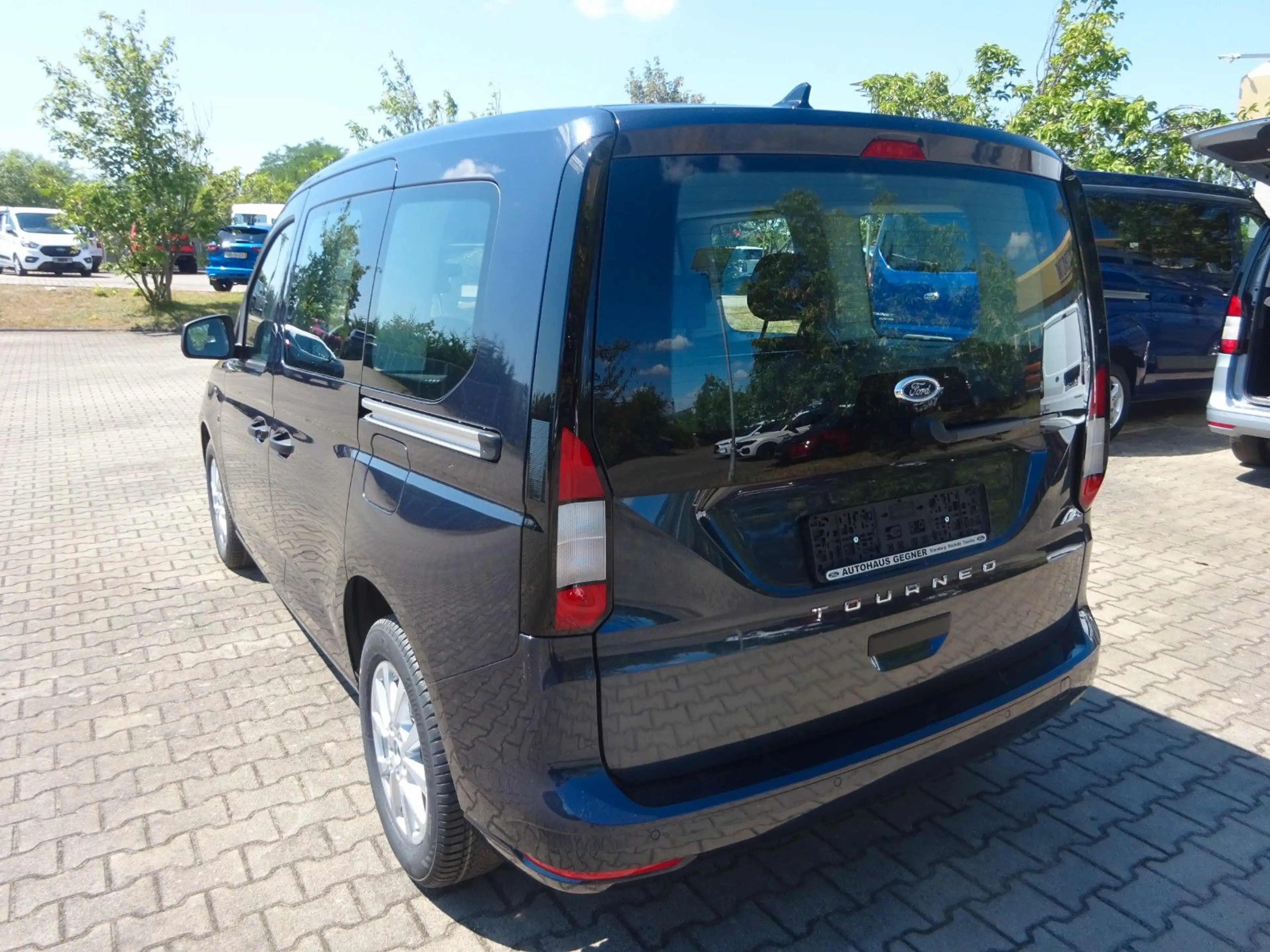 Ford Tourneo Connect Trend AHK Kamera Klima Navi — photo 3