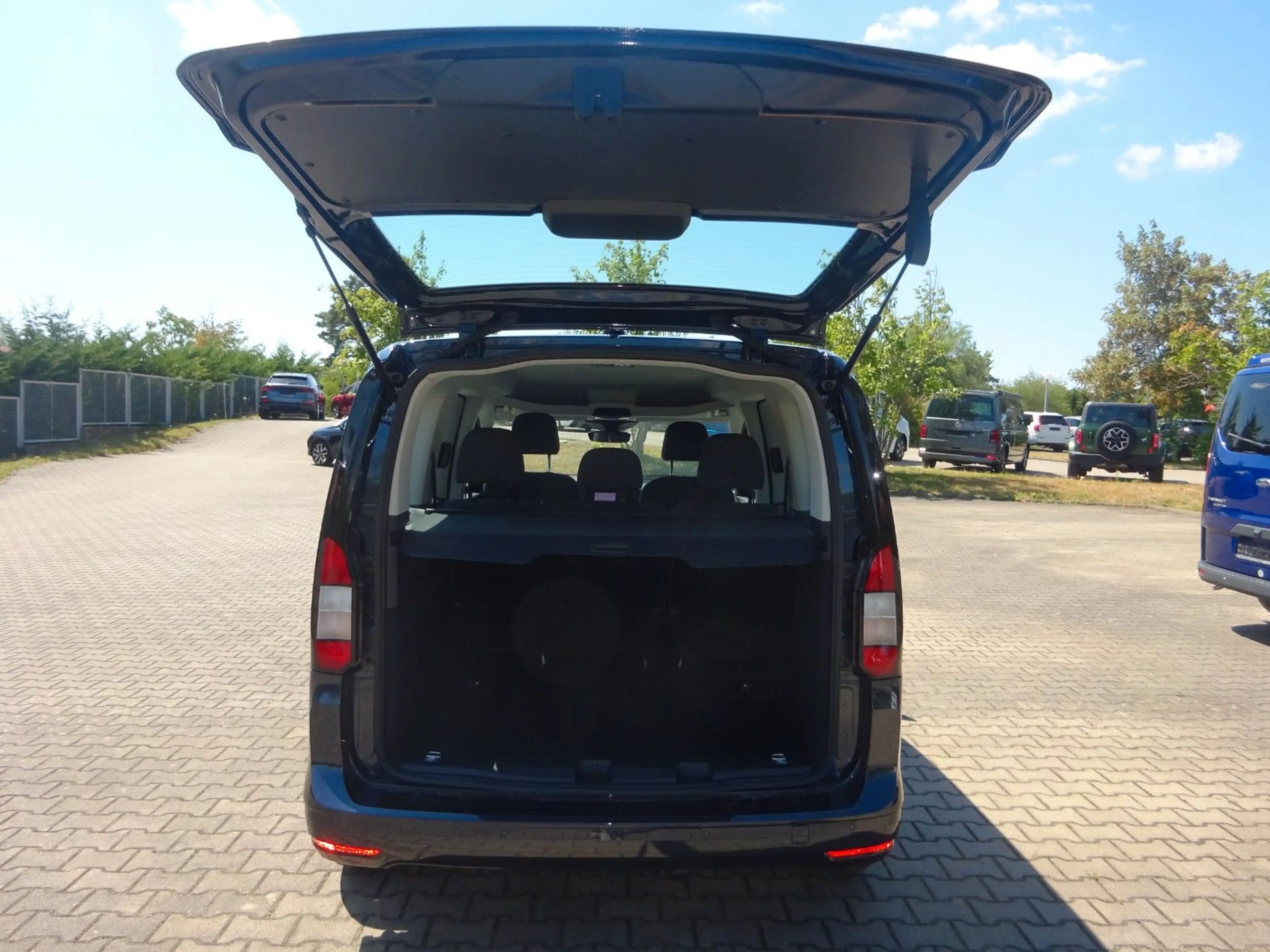 Ford Tourneo Connect Trend AHK Kamera Klima Navi — photo 5