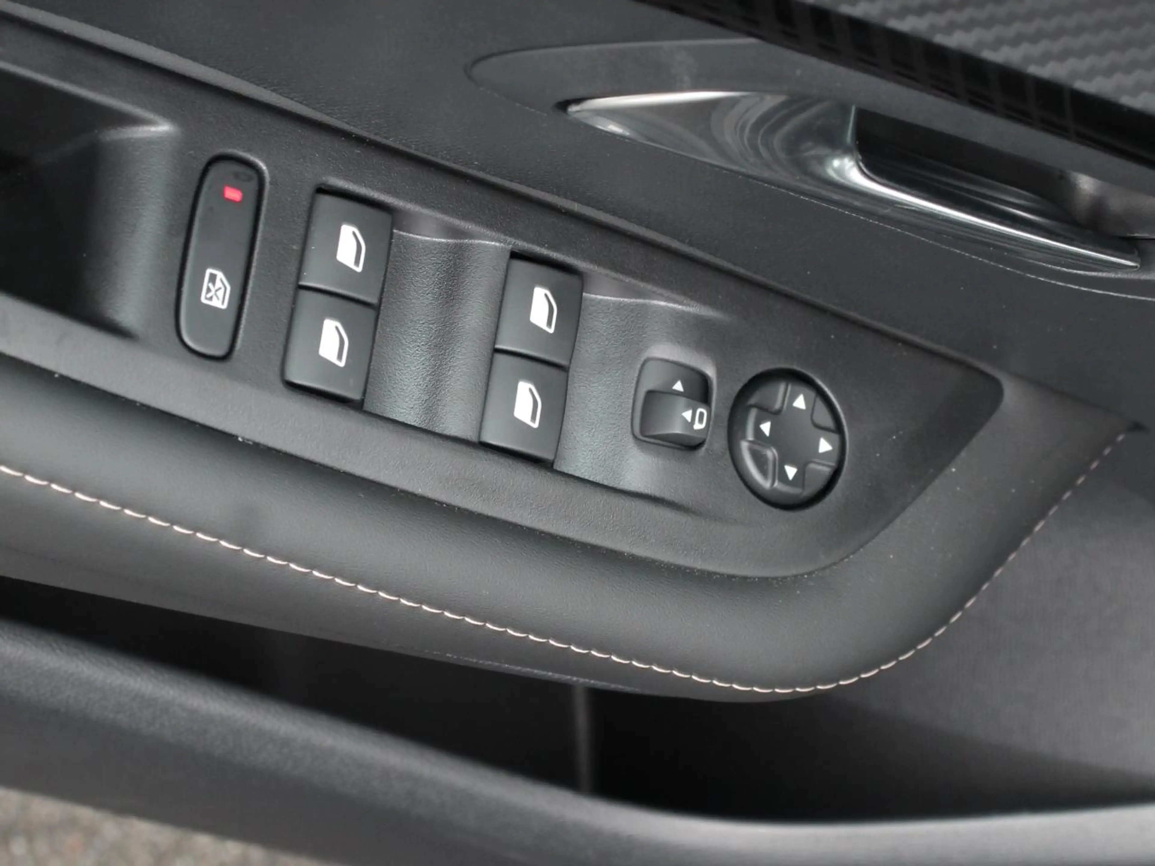 Peugeot e-208 EV Allure Pack 50 kWh Warmtepomp Navigatie Apple C — photo 12