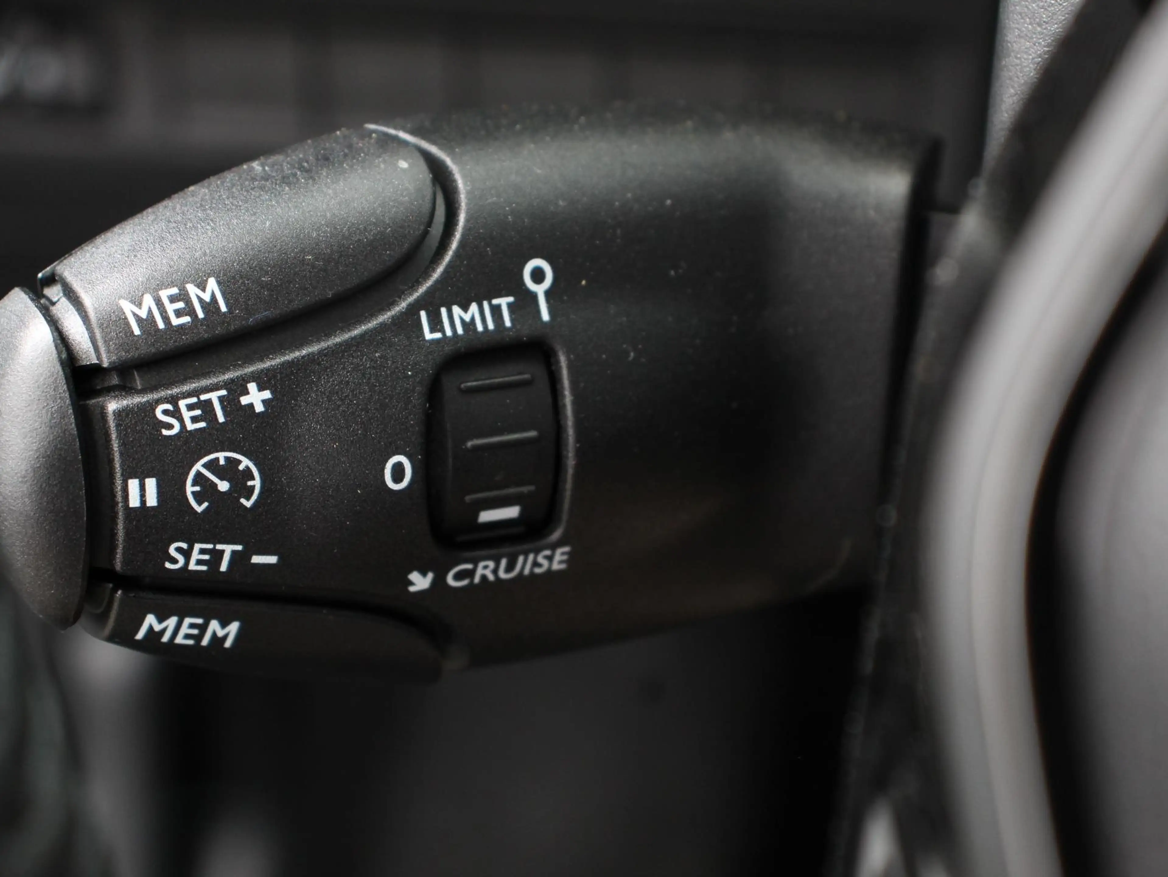 Peugeot e-208 EV Allure Pack 50 kWh Warmtepomp Navigatie Apple C — photo 14
