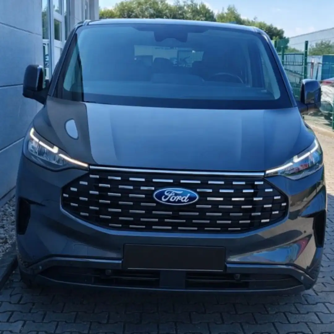 ford tourneo