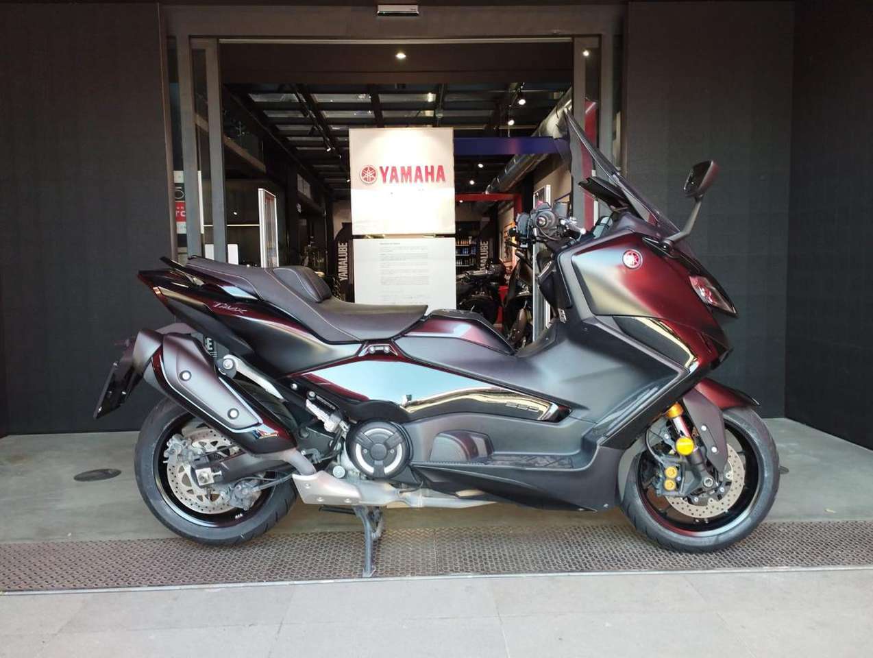 Yamaha TMAX 560 Tech Max
