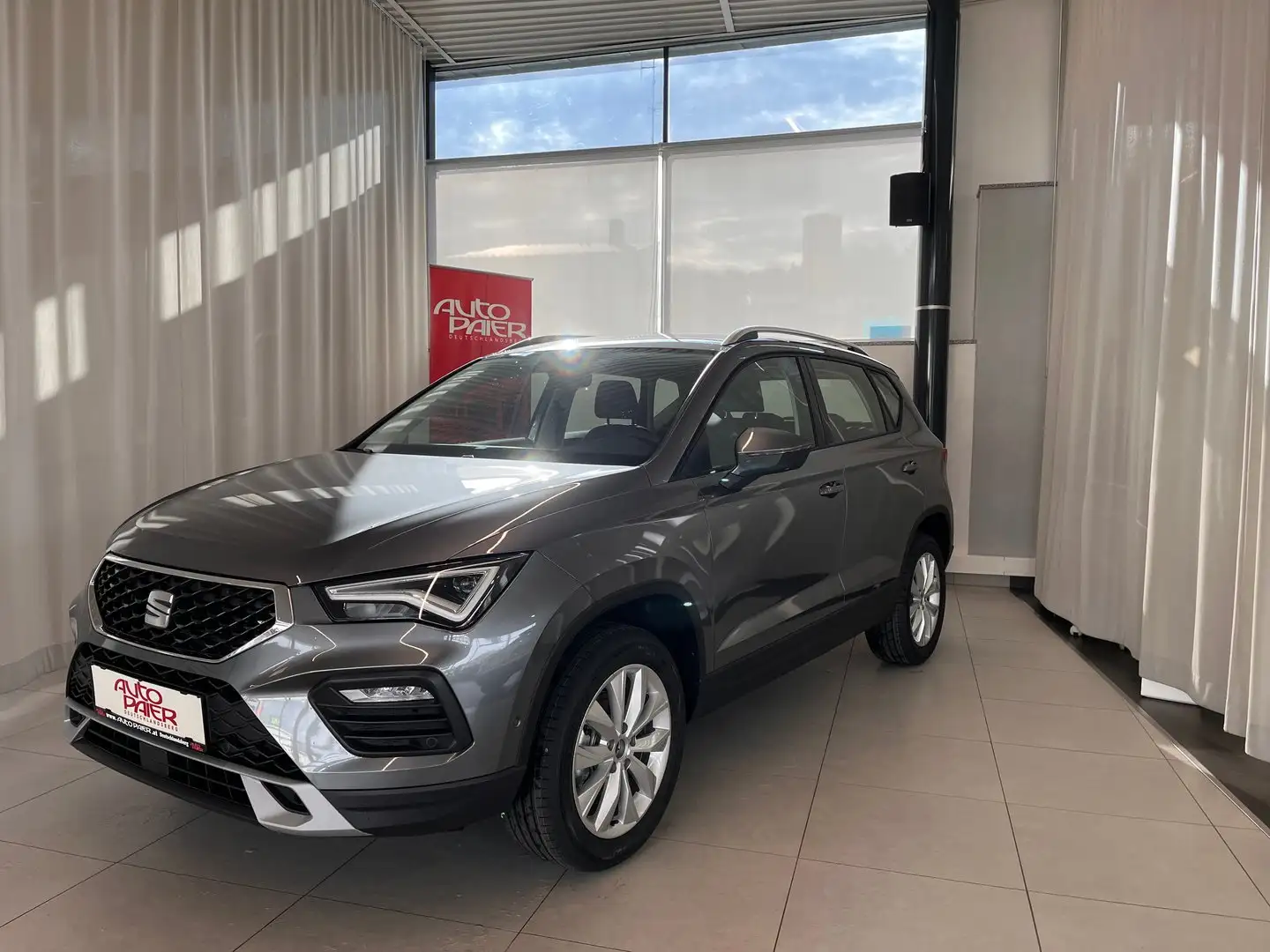 SEAT Ateca Style Edition 1.5 TSI ACT DSG Grau - 1
