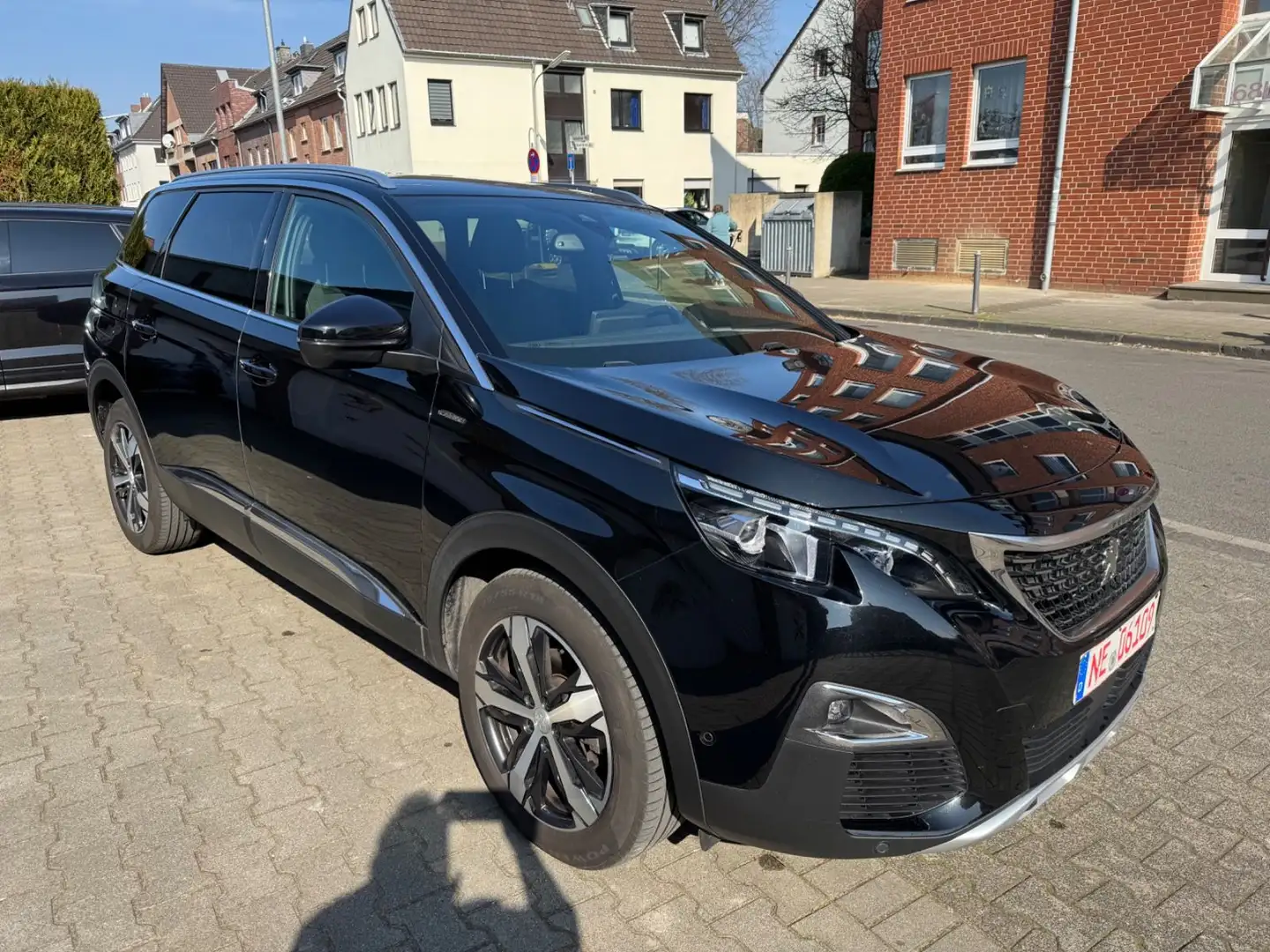 Peugeot 5008 GT Line-LED-Navi-Teilleder-7 Sitze Schwarz - 2