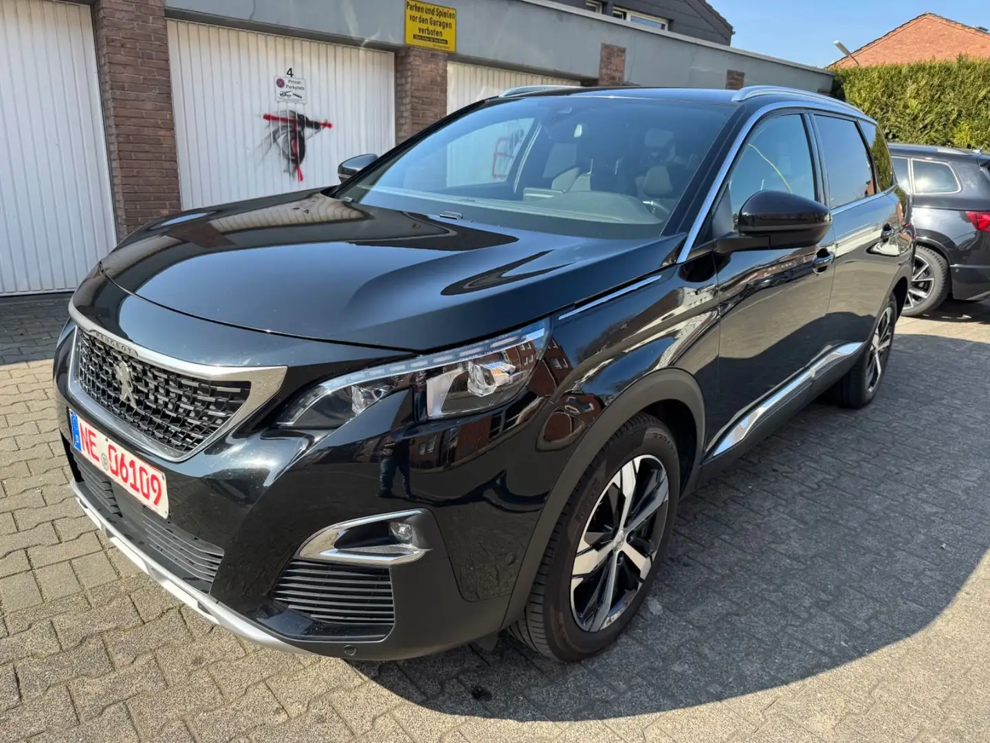Peugeot 5008 GT Line-LED-Navi-Teilleder-7 Sitze Schwarz - 1