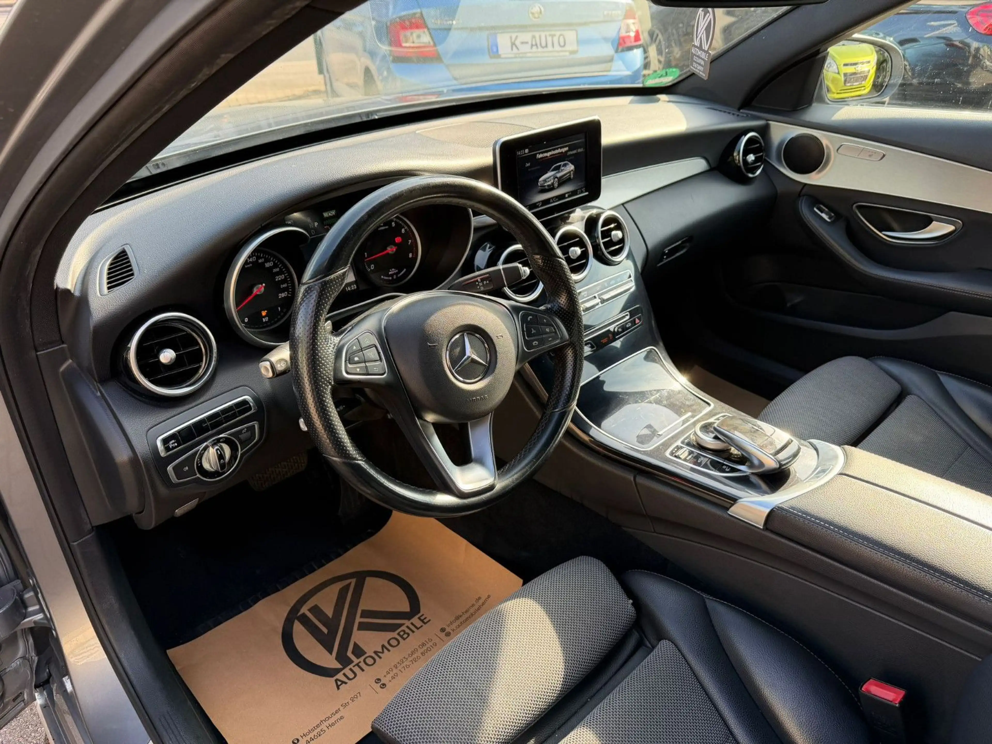 Mercedes-Benz C 350 e Limousine Kamera/Airmatic/LED — photo 11