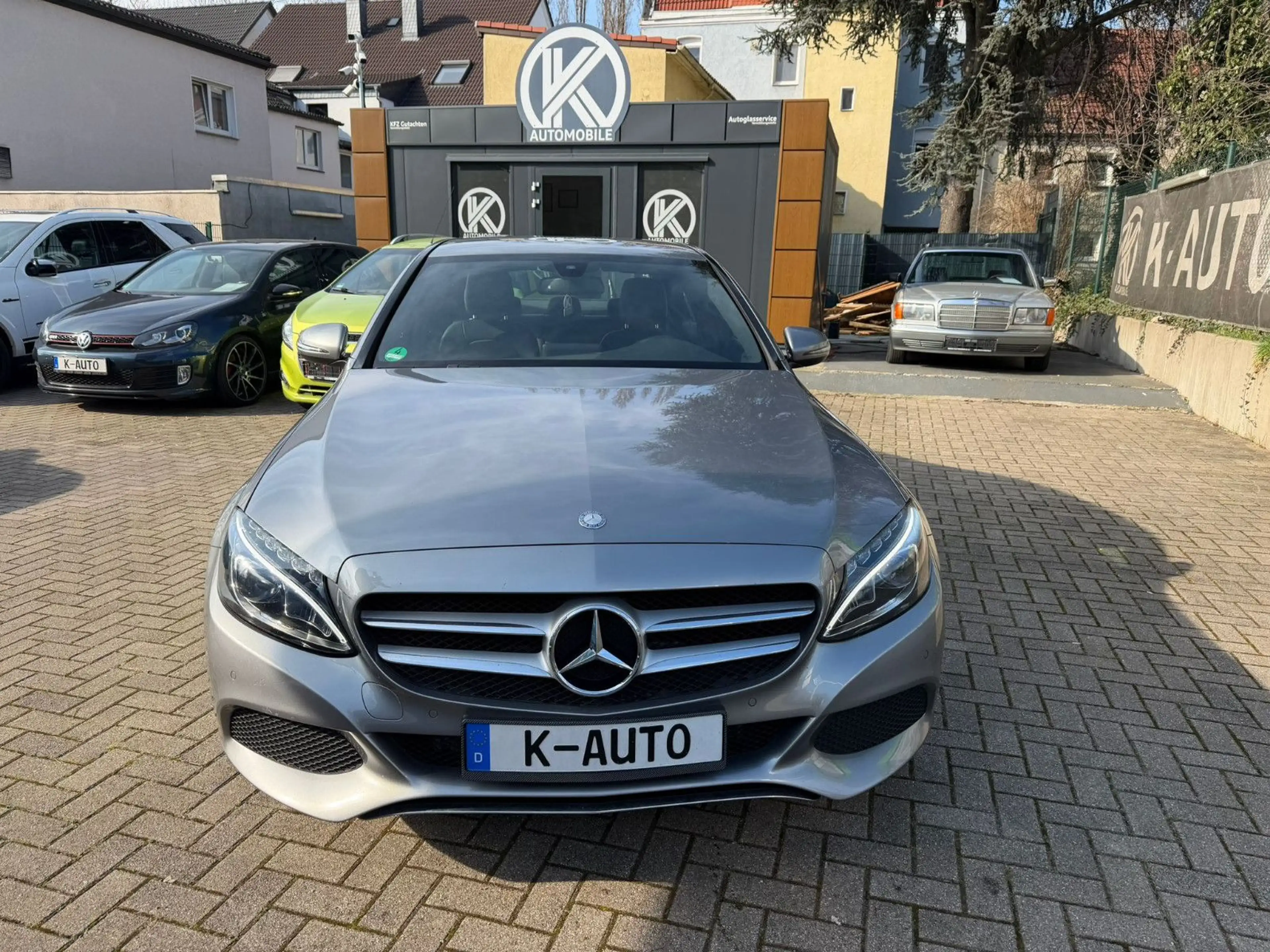 Mercedes-Benz C 350 e Limousine Kamera/Airmatic/LED — photo 2