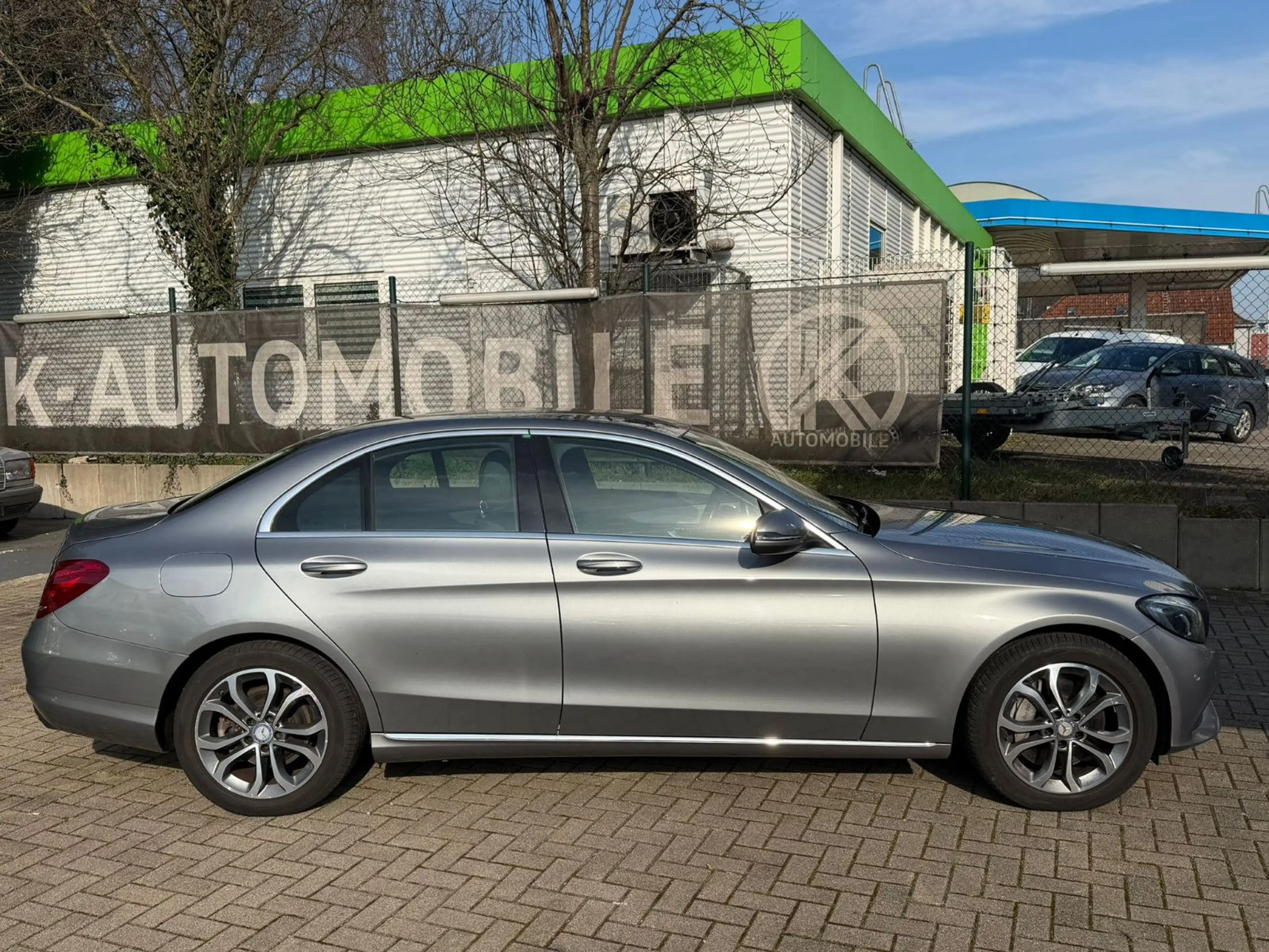 Mercedes-Benz C 350 e Limousine Kamera/Airmatic/LED — photo 4