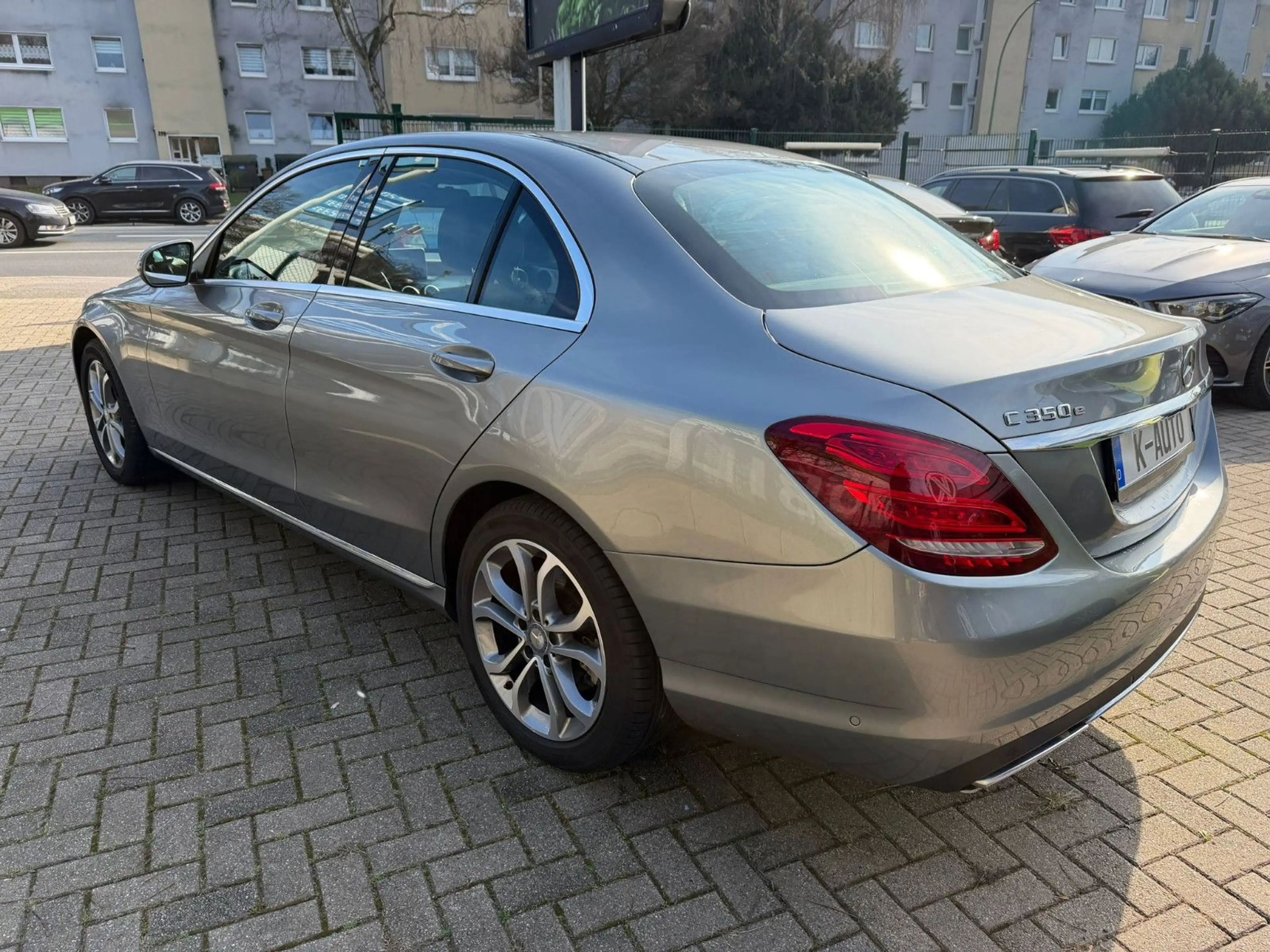 Mercedes-Benz C 350 e Limousine Kamera/Airmatic/LED — photo 9