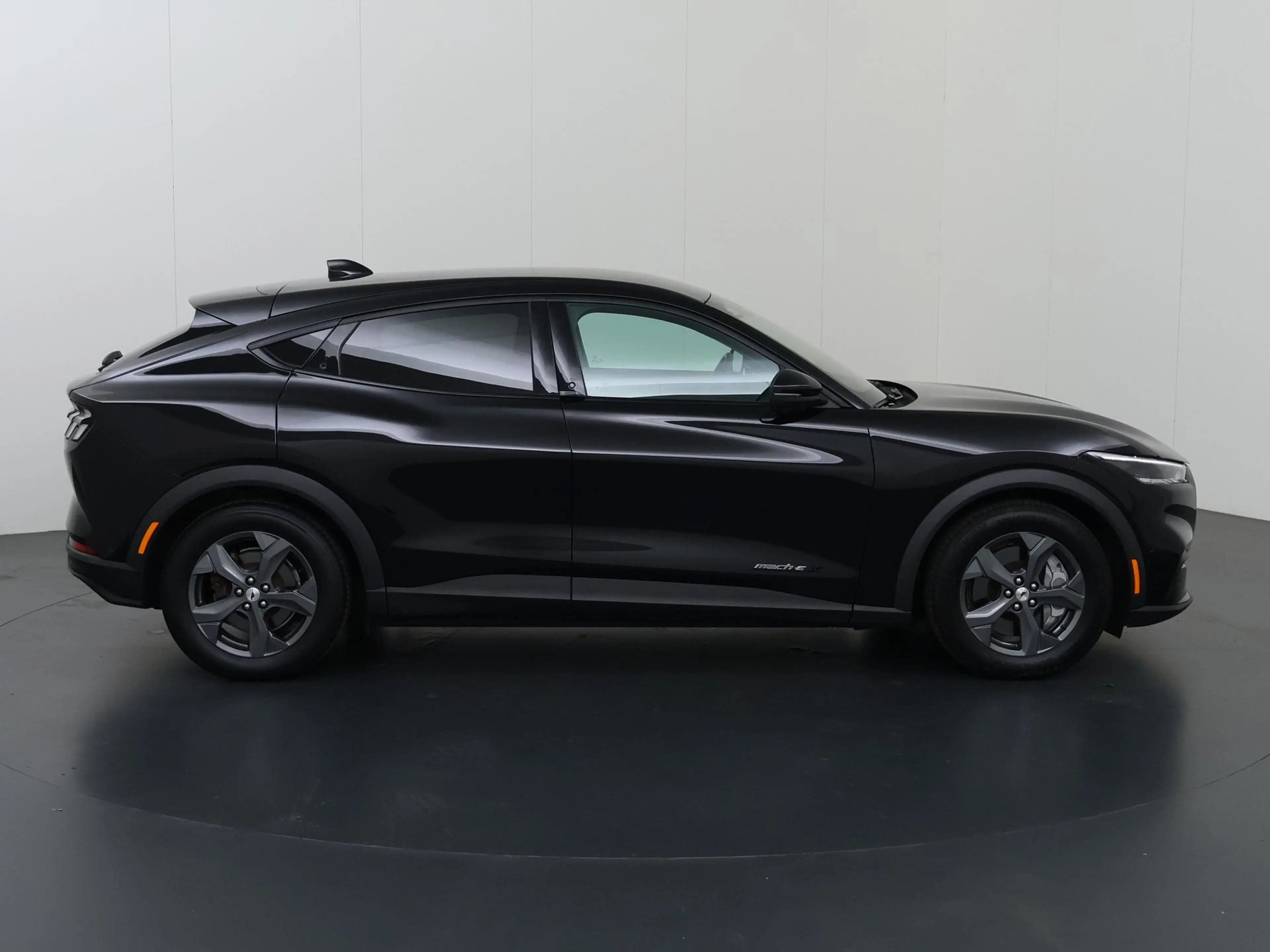 Ford Mustang Mach-E Extended RWD 98 kWh | Technologie-Pakket + | Panor — photo 6