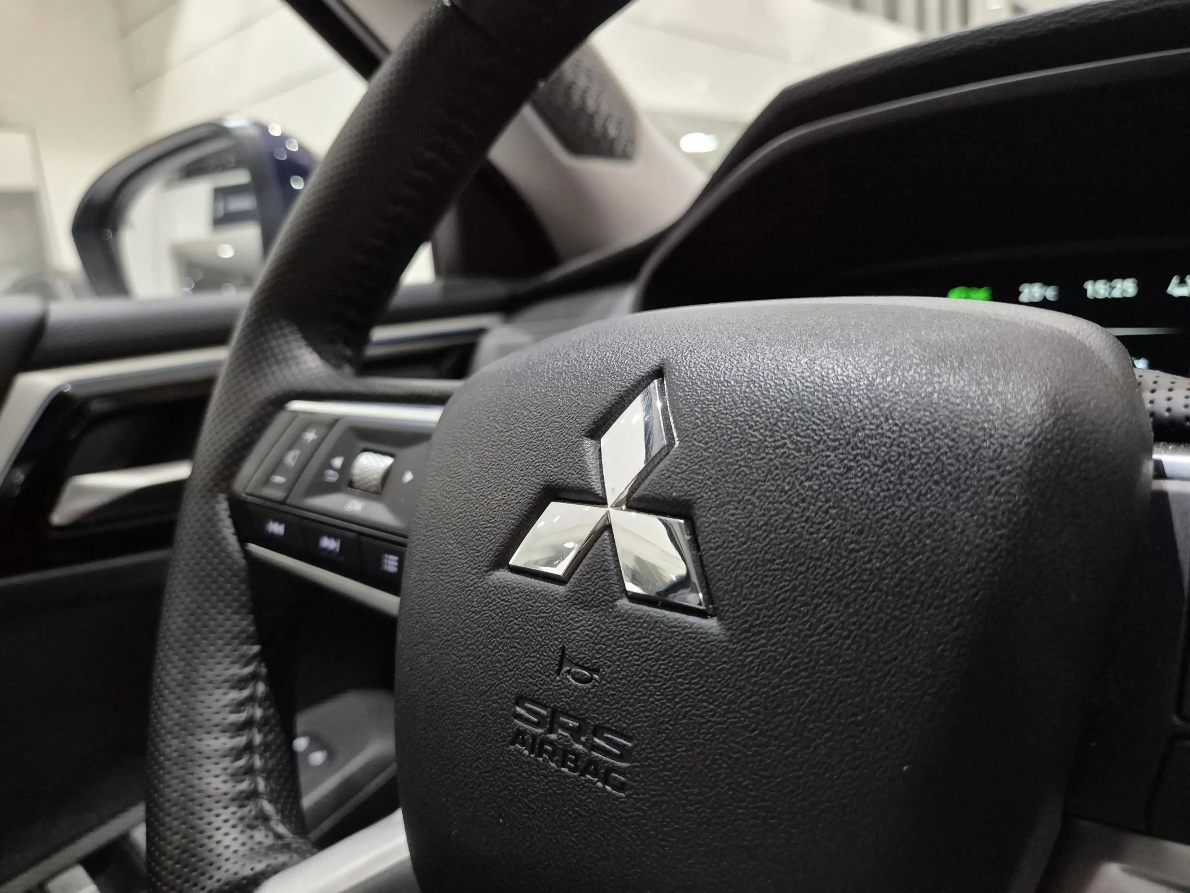 Mitsubishi Outlander 2.4 PHEV Instyle | Leder | Panoramadak | 360° Came — photo 35