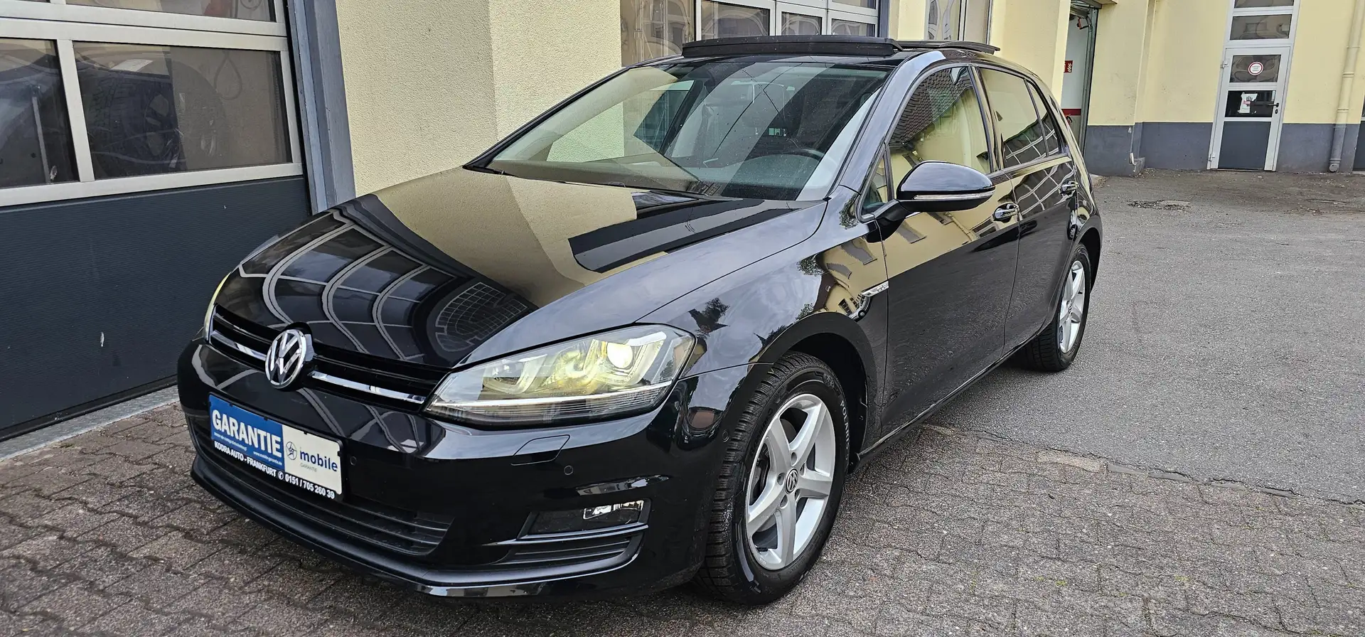 Volkswagen Golf 1.4TSIComfortline*1Hand* Pano* Aut* Garantie Schwarz - 2