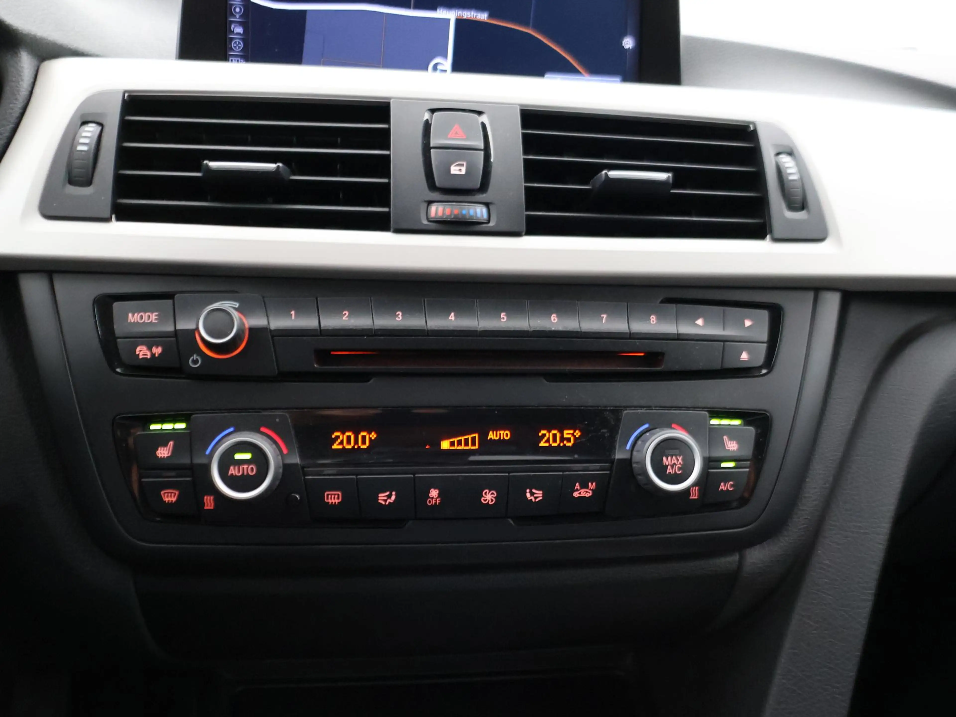 BMW 316 3-serie Touring 316i H.E. AUT. + HEAD-UP DISPLAY | — photo 24