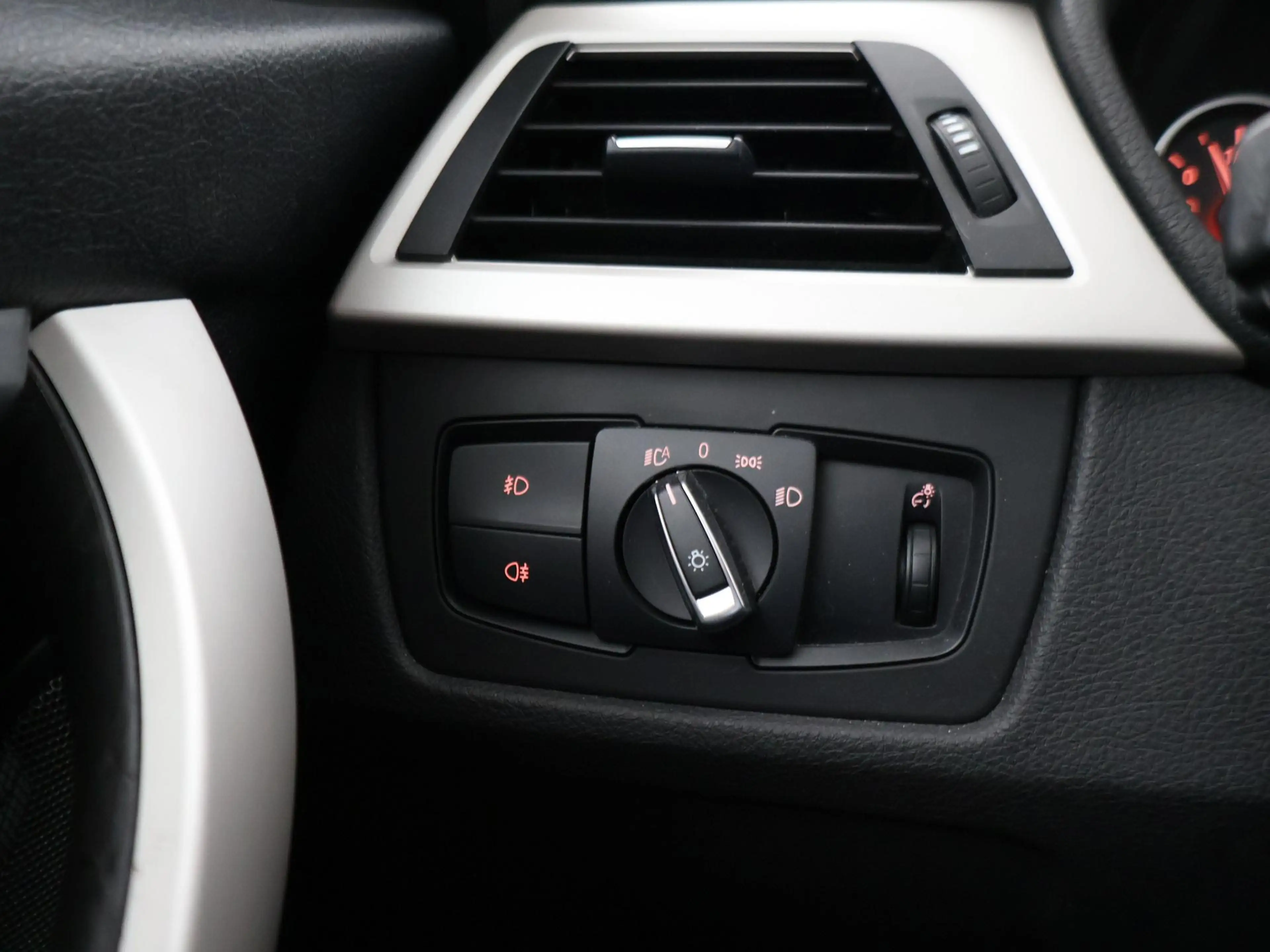 BMW 316 3-serie Touring 316i H.E. AUT. + HEAD-UP DISPLAY | — photo 28