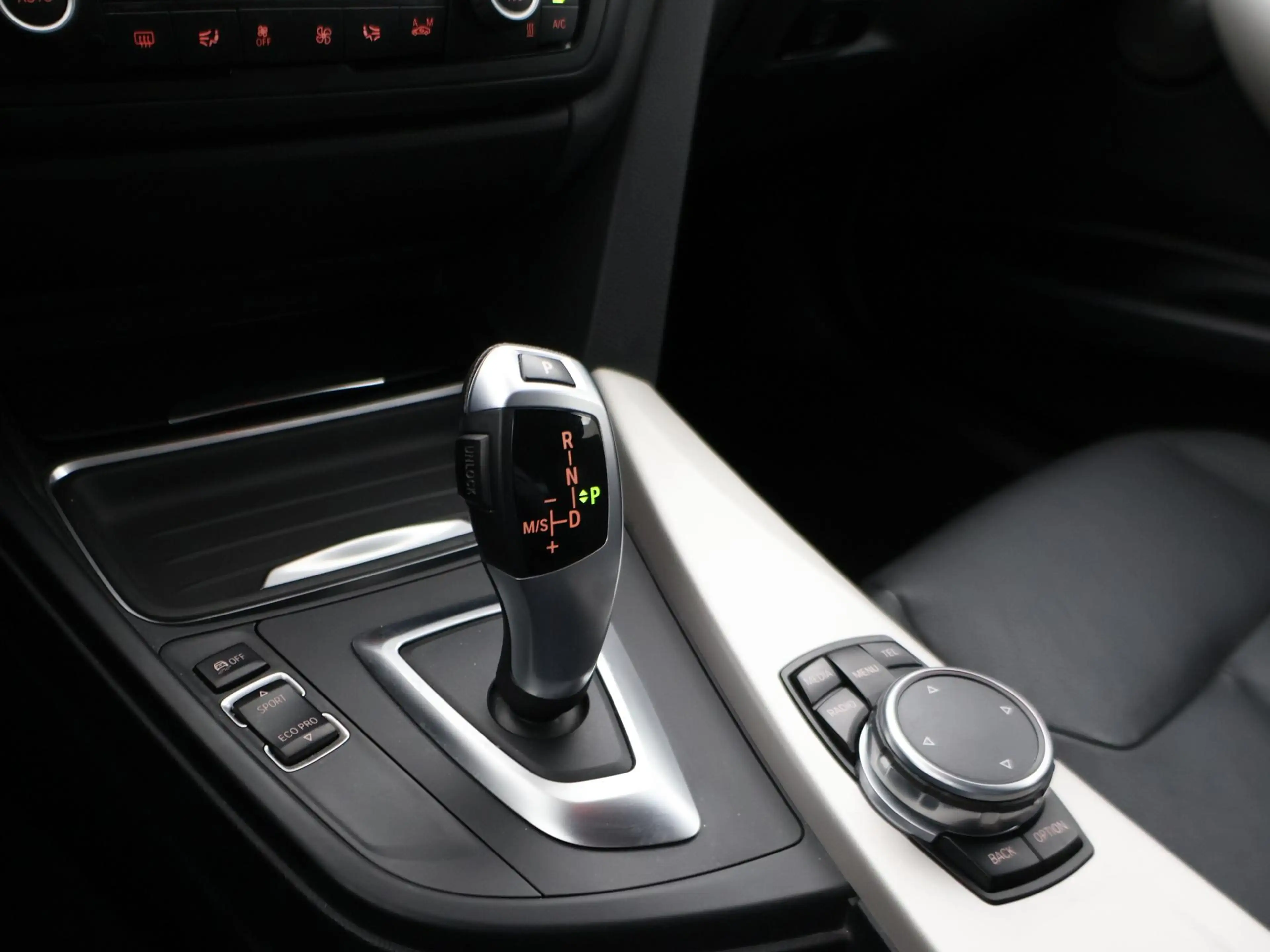 BMW 316 3-serie Touring 316i H.E. AUT. + HEAD-UP DISPLAY | — photo 26