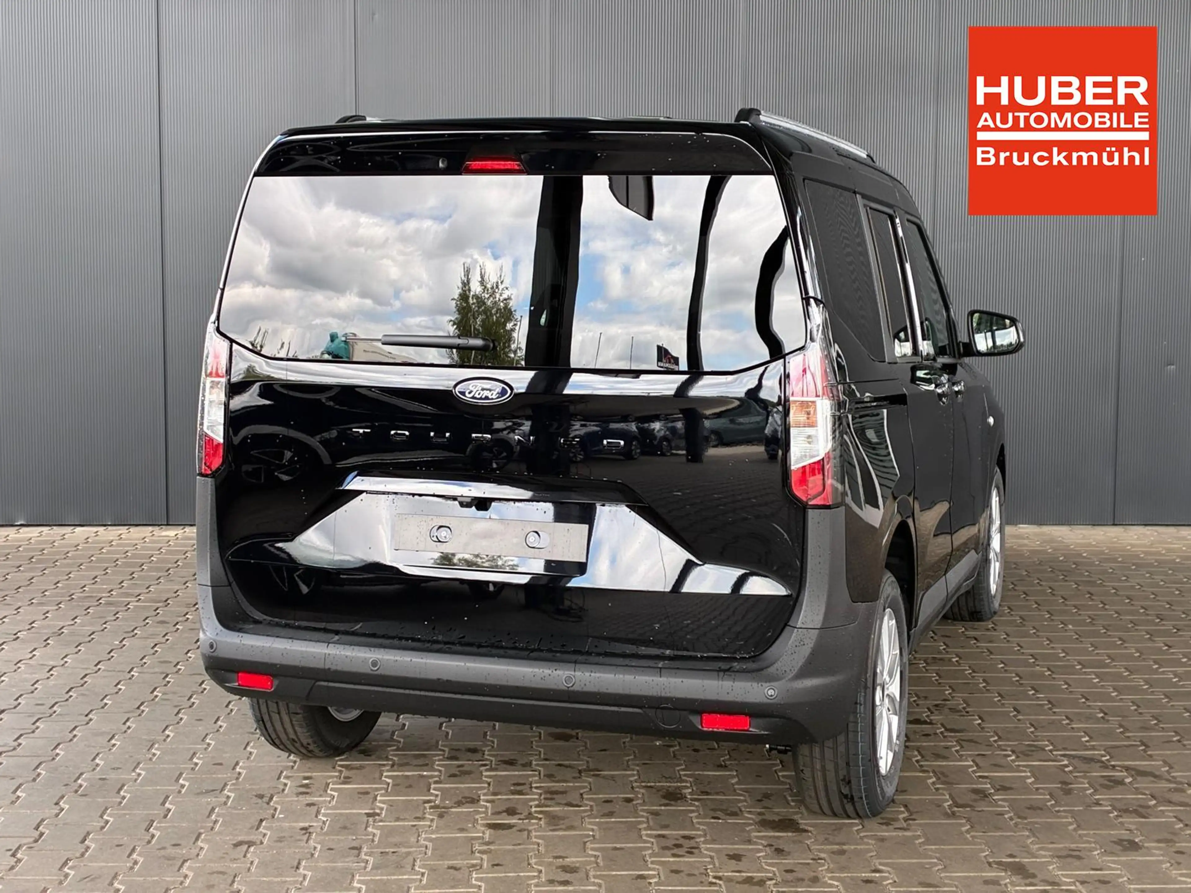 Ford Tourneo Courier Titanium 1.0 Ecoboost / PDC V.&H. m. Kamera Pri... — photo 3