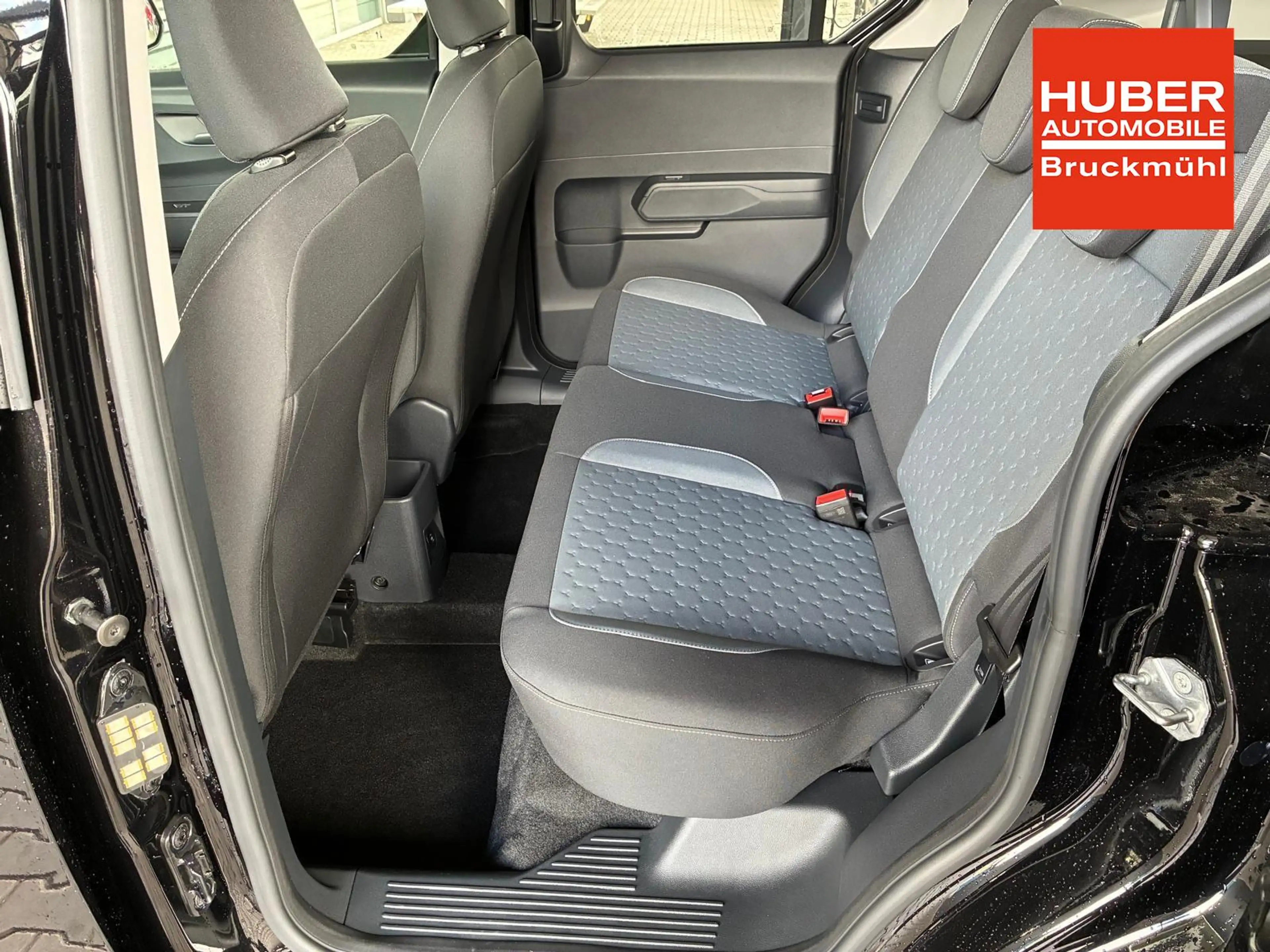 Ford Tourneo Courier Titanium 1.0 Ecoboost / PDC V.&H. m. Kamera Pri... — photo 10