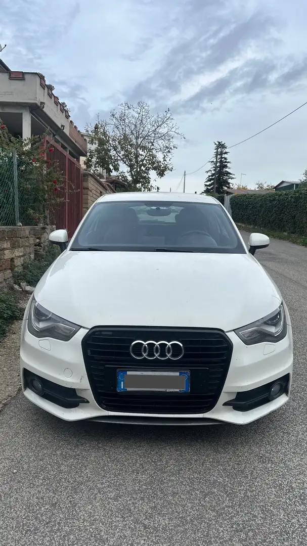 Audi A1 A1 1.6 tdi Ambition 105cv Bianco - 1