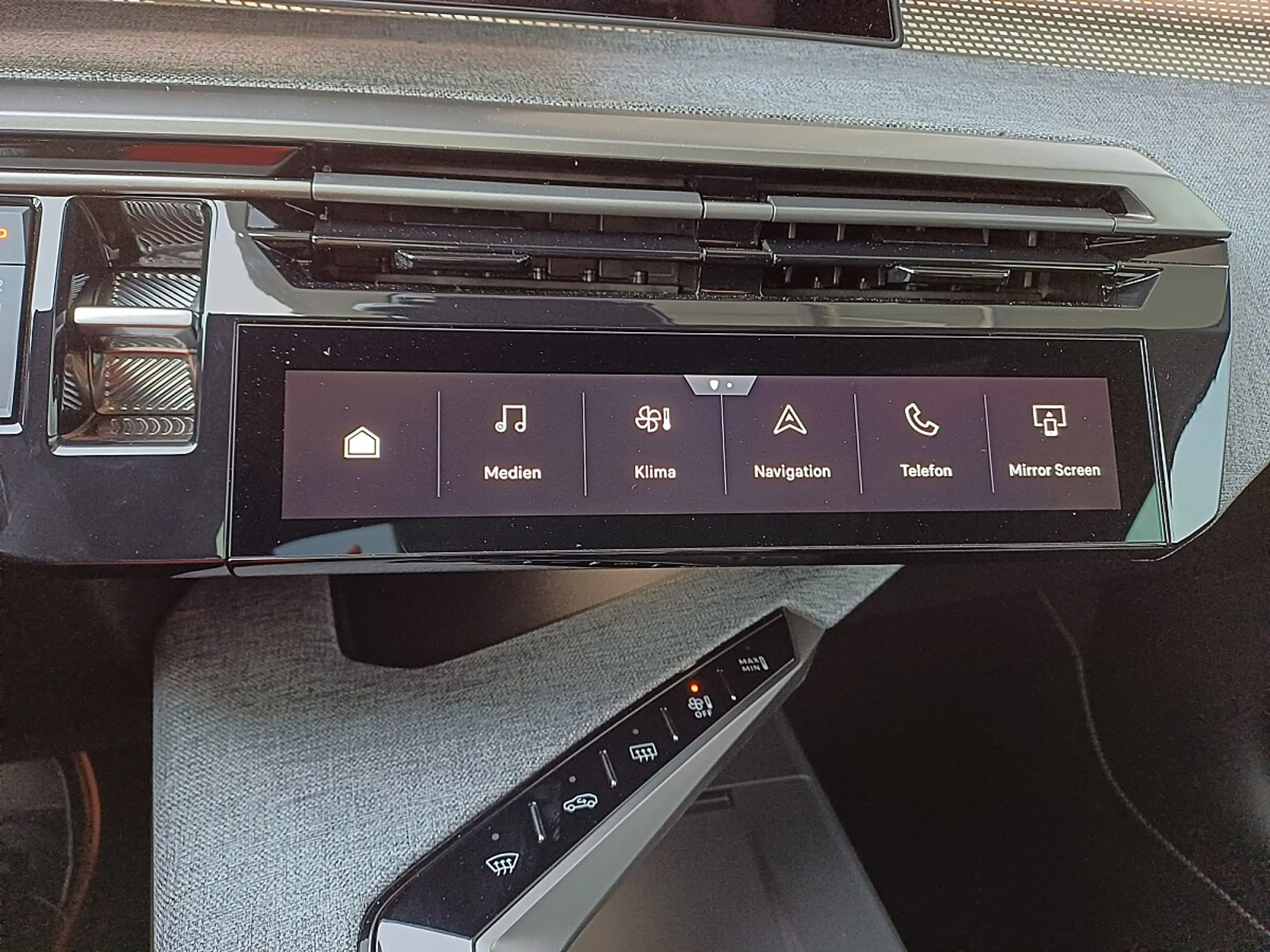 Peugeot 3008 Elektromotor 210 GT — photo 22