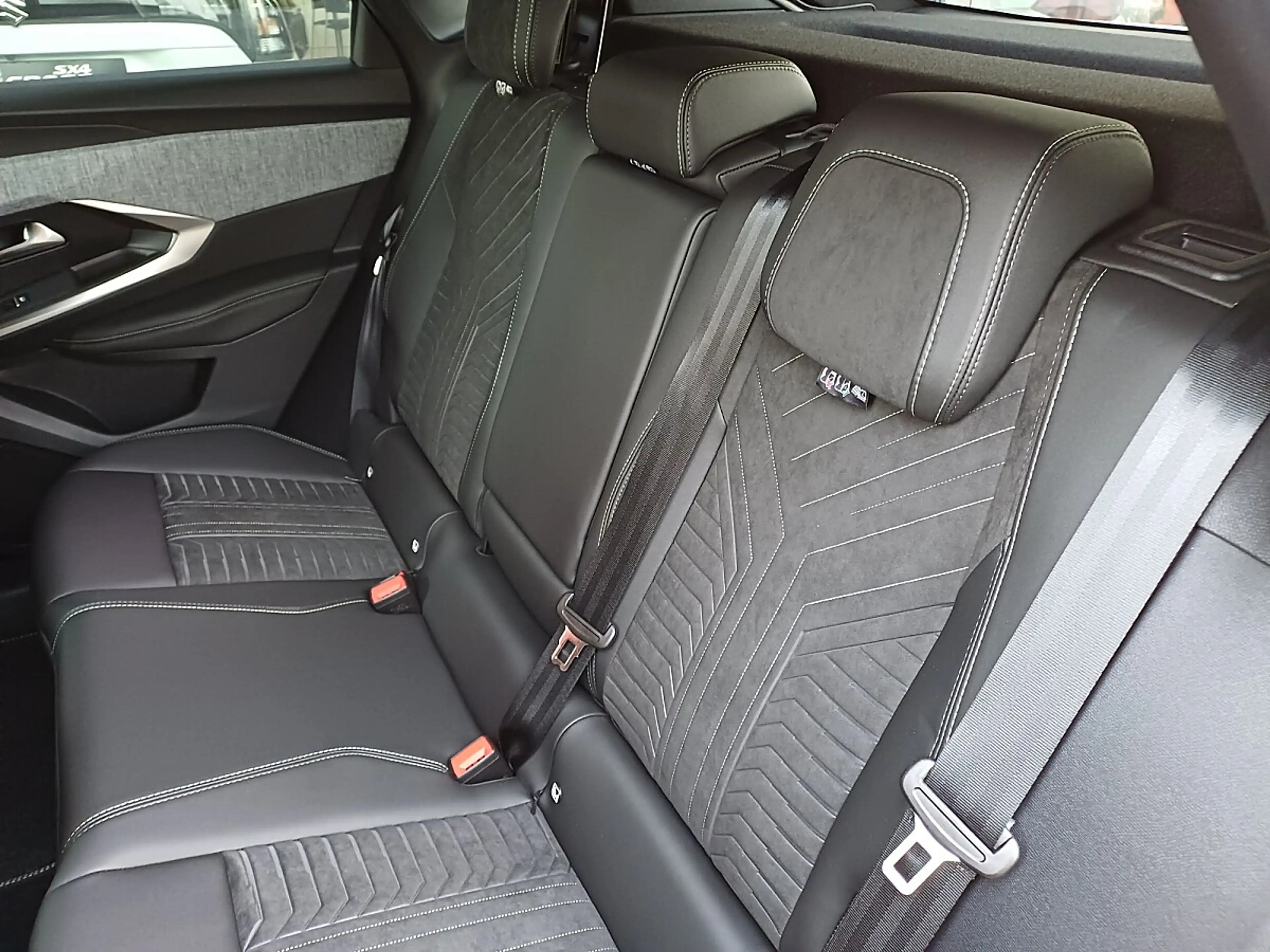 Peugeot 3008 Elektromotor 210 GT — photo 8