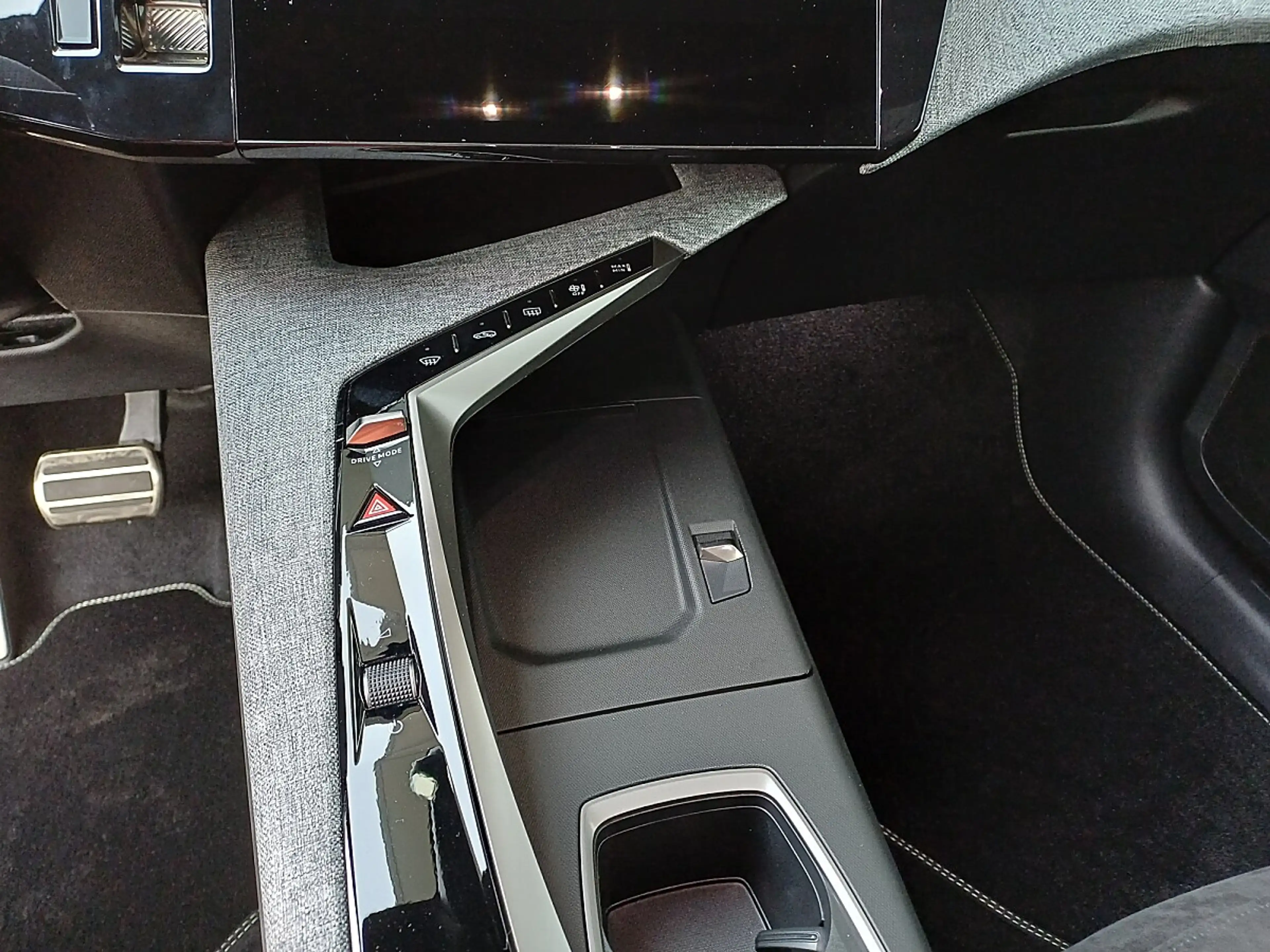 Peugeot 3008 Elektromotor 210 GT — photo 19