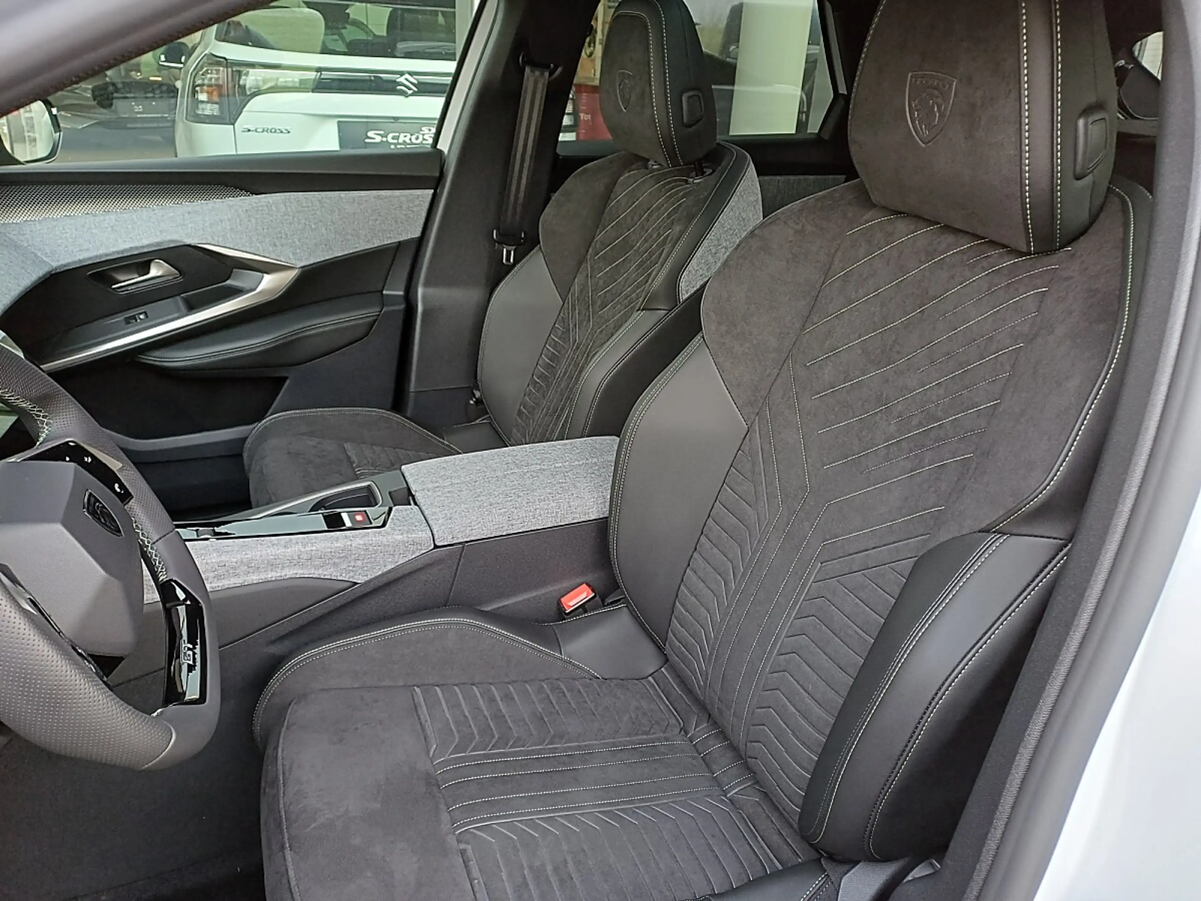 Peugeot 3008 Elektromotor 210 GT — photo 13