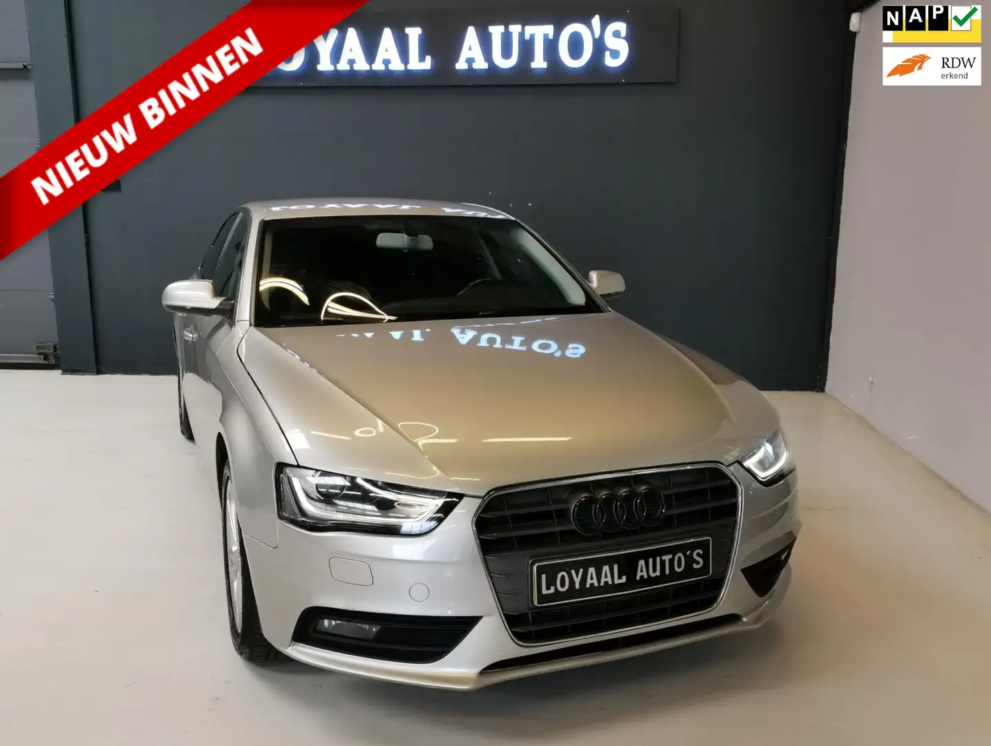 Audi A4 Limousine 1.8 TFSI Business Edition | AUT | NAVI | Grijs - 1