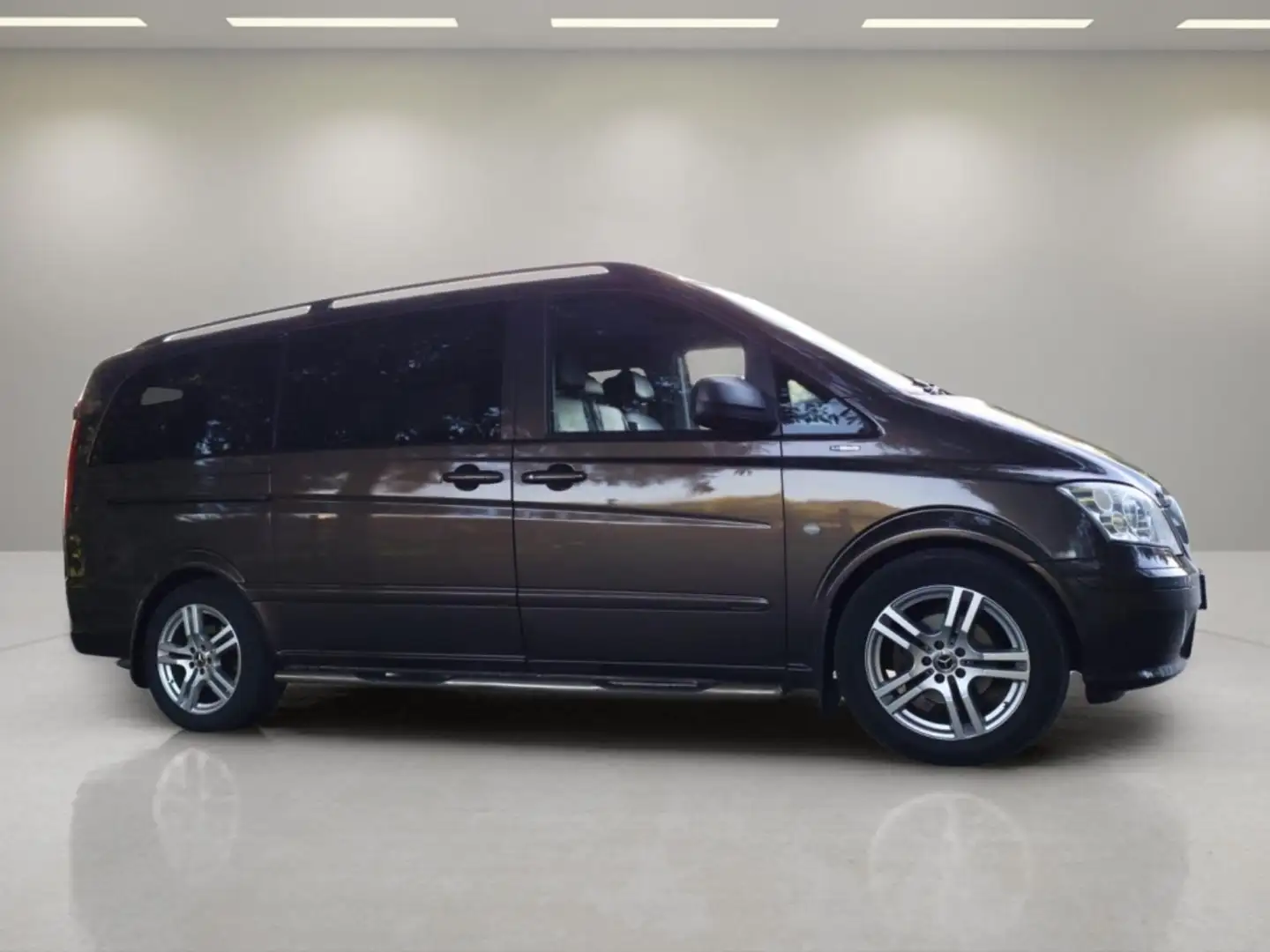 Mercedes-Benz Viano 2.2CDI Avantgarde Compact Aut. Brun - 2