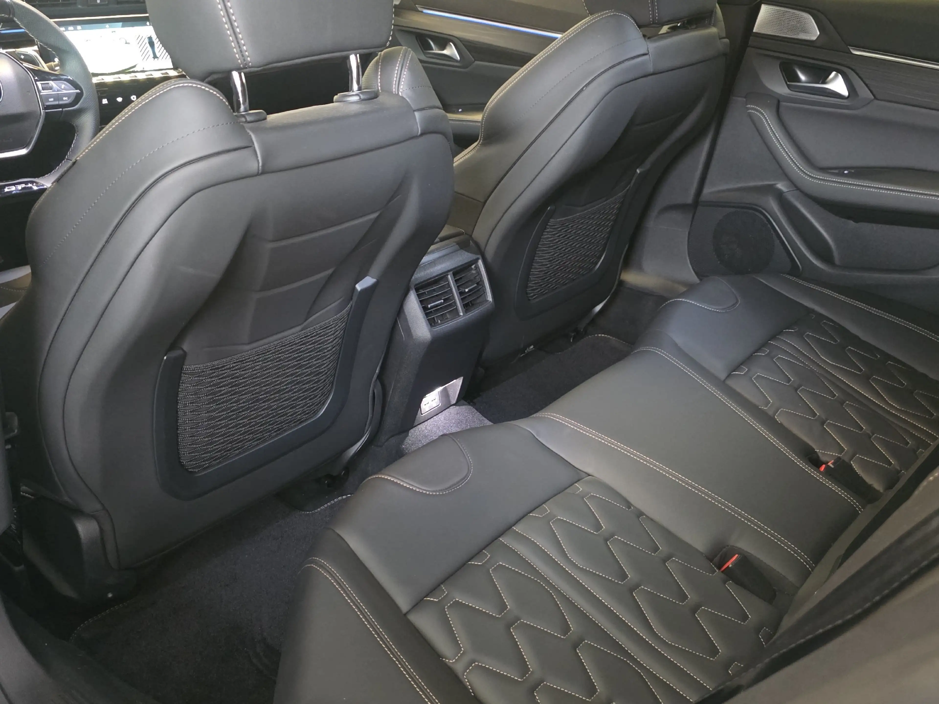 Peugeot 508 SW PHEV GT Pack *MatrixLED*Navi*360°Kamera* — photo 10